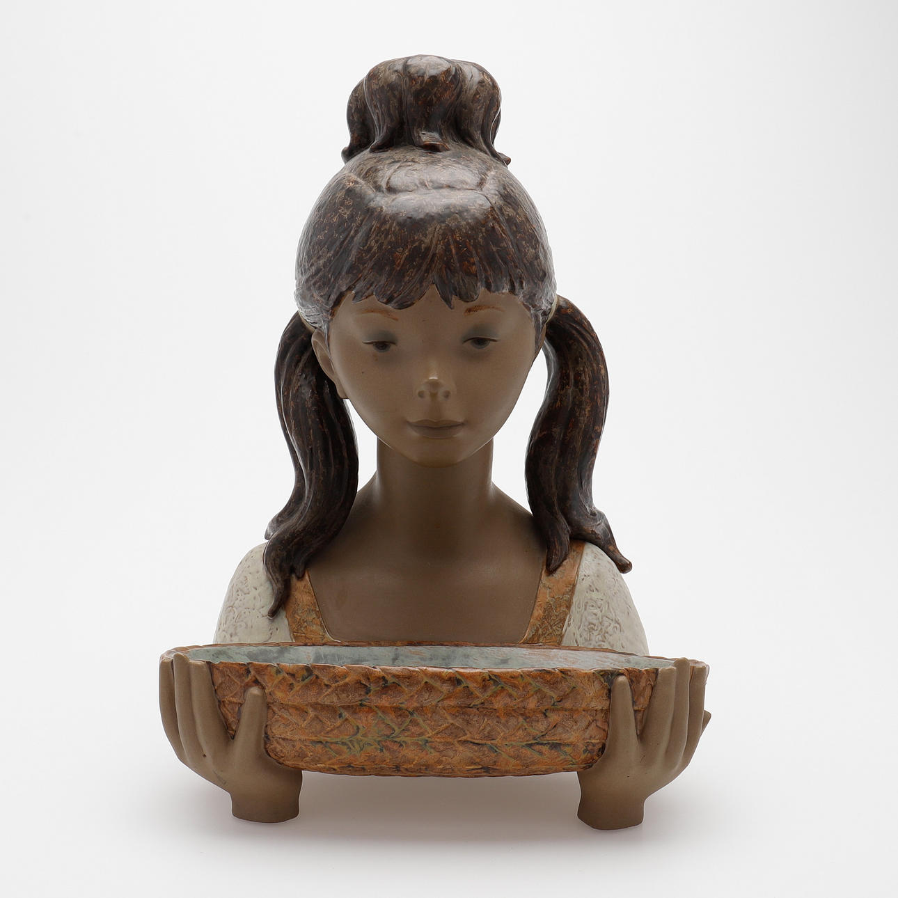 FIGUR I TVÅ DELAR, FLICKA MED KORG, LLADRO.