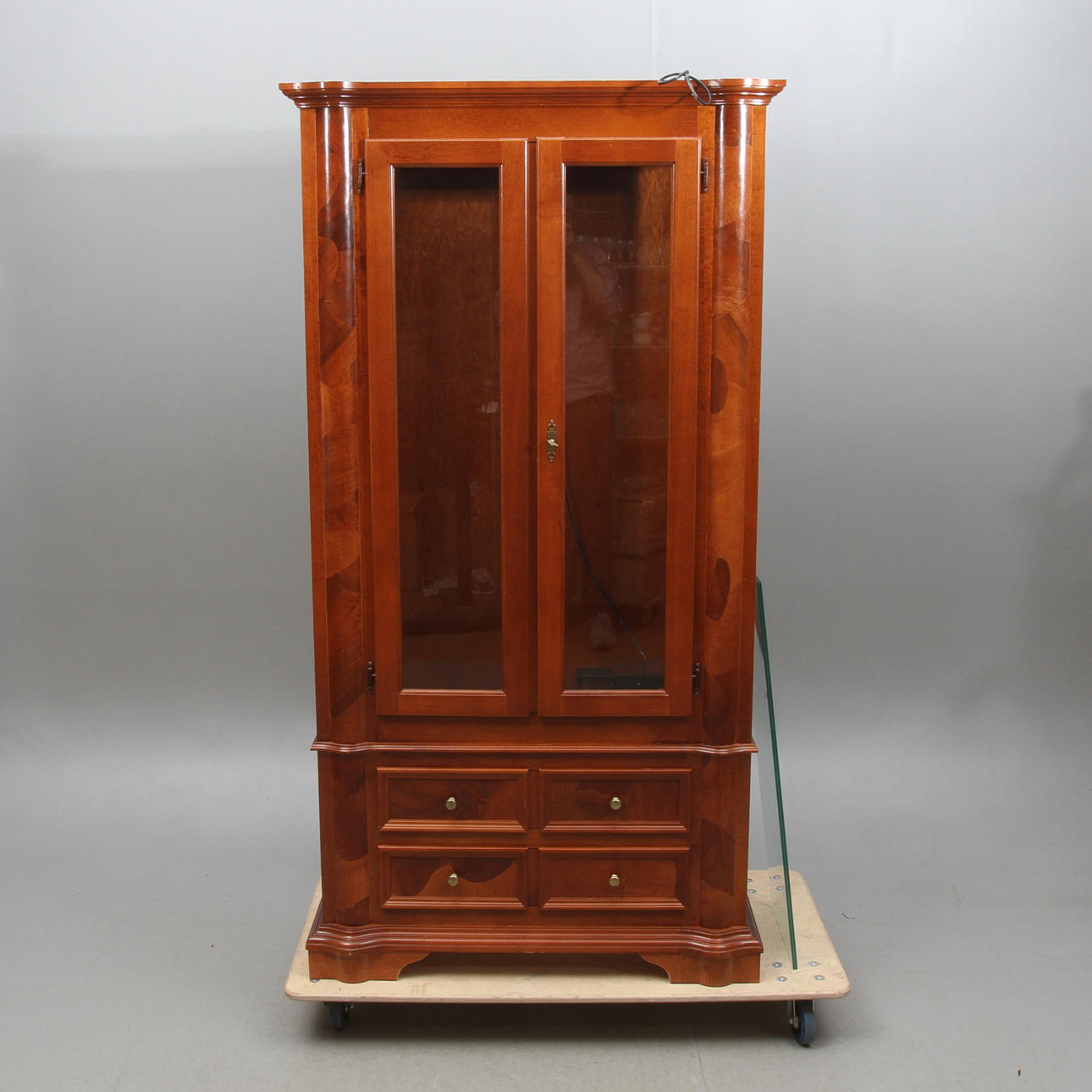 SKÅP, med vitrinöverdel, 19/2000-tal.