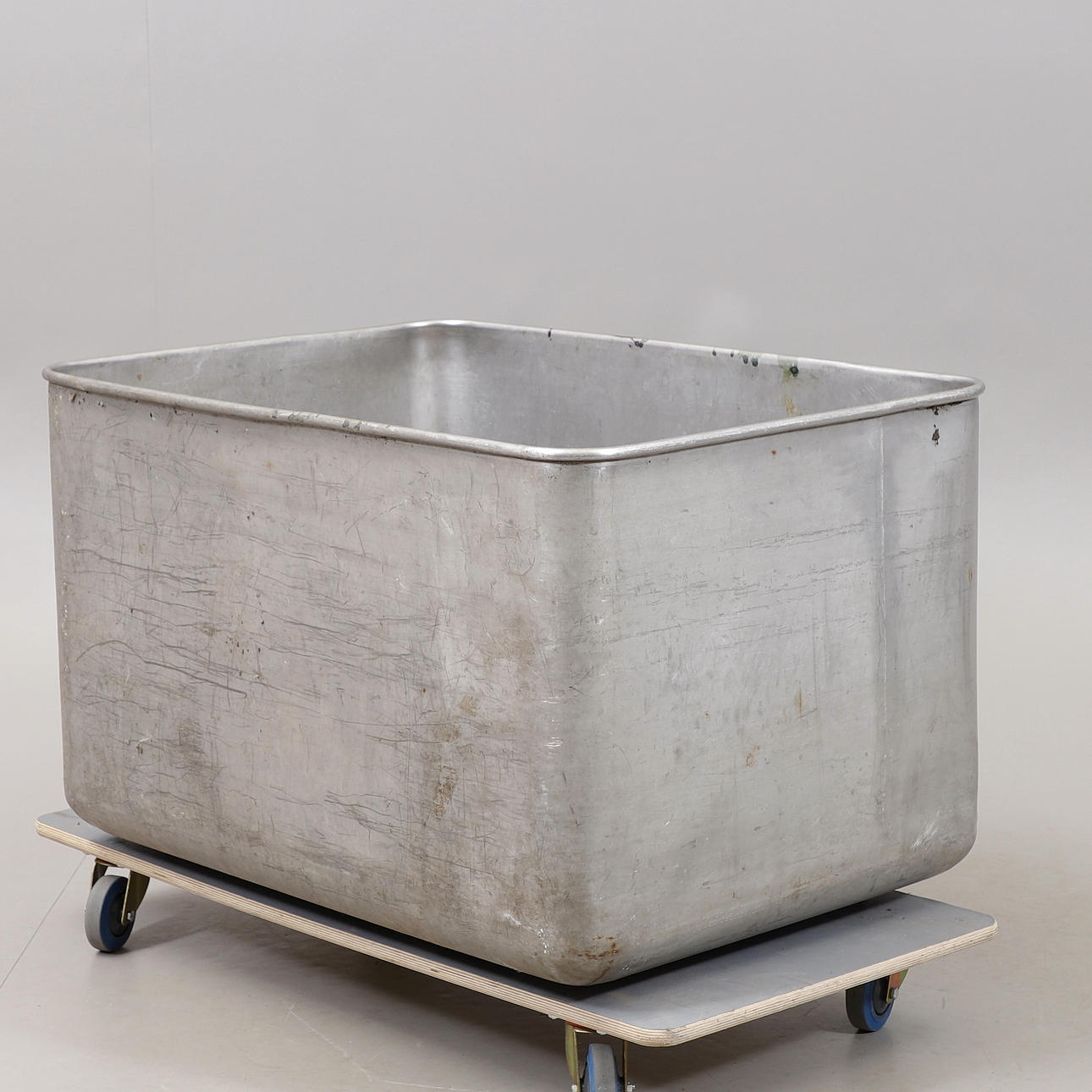 ROSTFRI TVÄTTBALJA, 1900-tal.