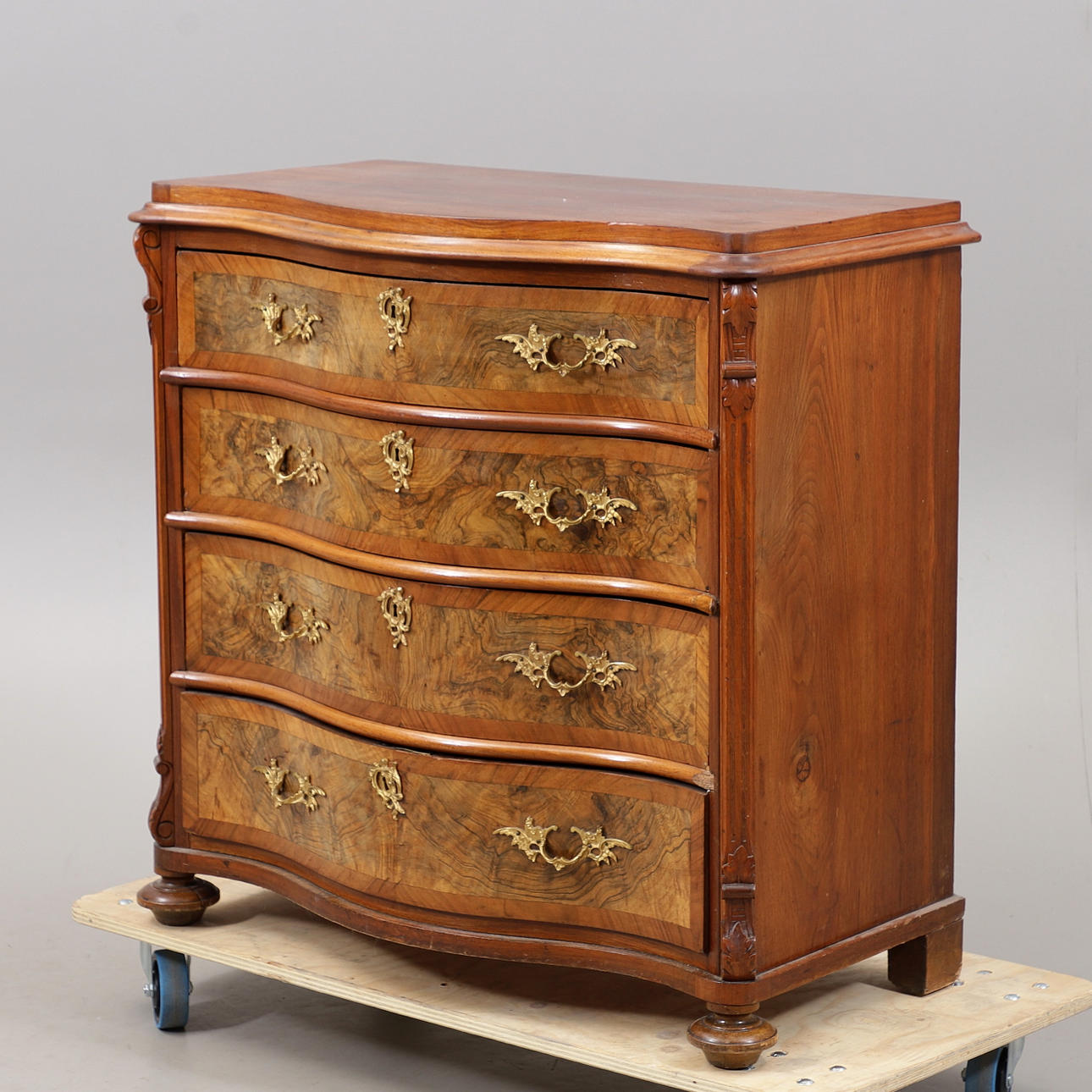 Kommode, Ende des 19. Jahrhunderts.