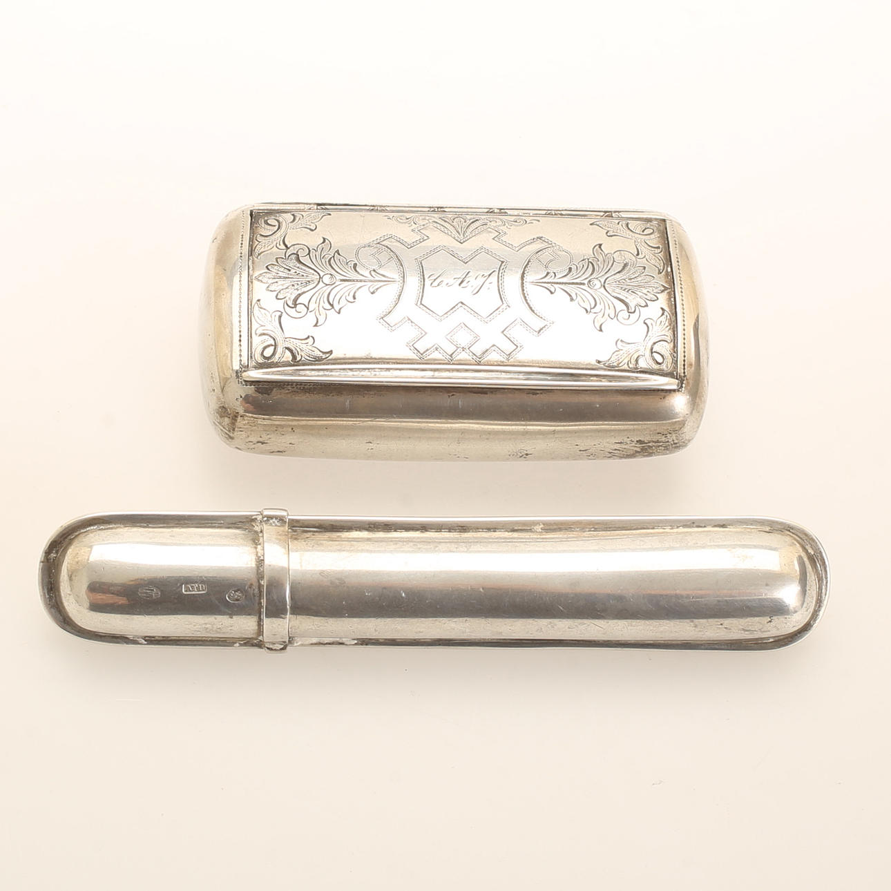 SNUSDOSA. CIGARRETUI. Silver.