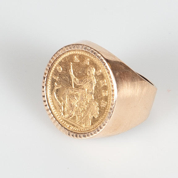 Signet ring WITH MOUNTED 10 KR DENMARK 18/22 K.