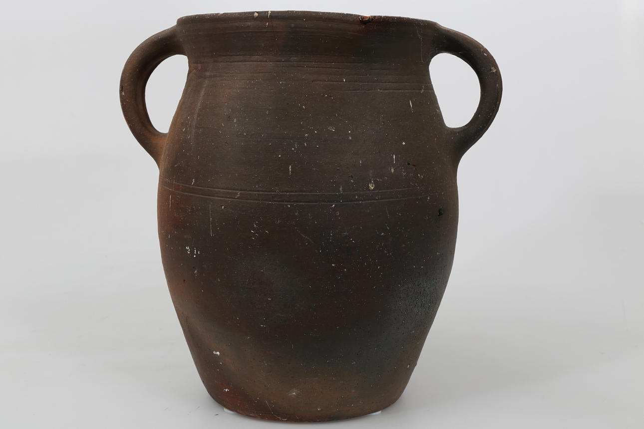 KRUS, lergods, 1800-tal.