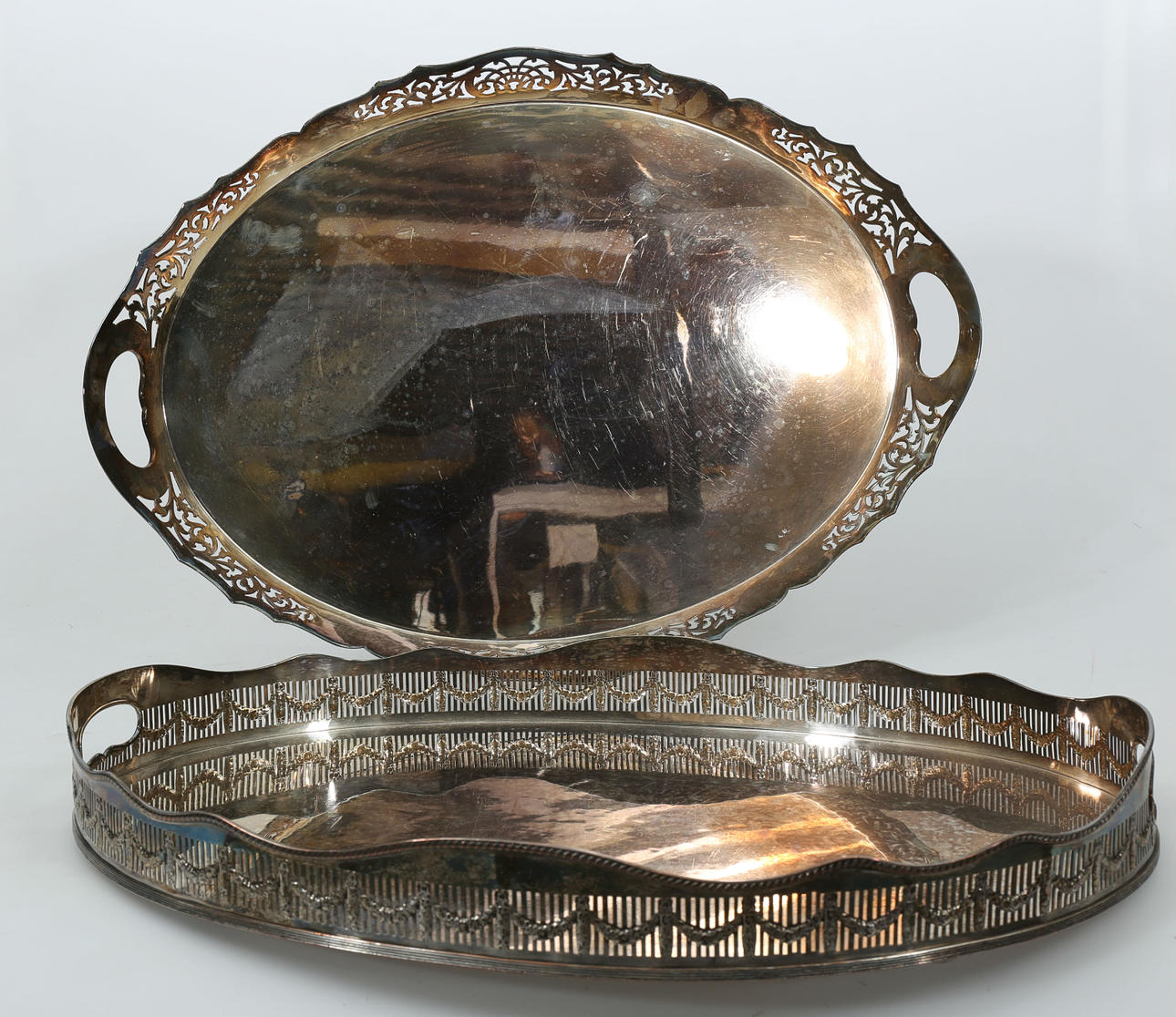 SERVERINGSBRICKOR, pläter, 2 stycken, England.