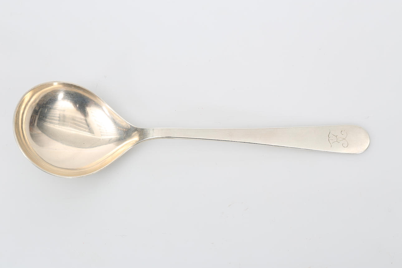 WIWEN NILSSON. Uppläggningssked, silver, signerad, 72,6 gram.