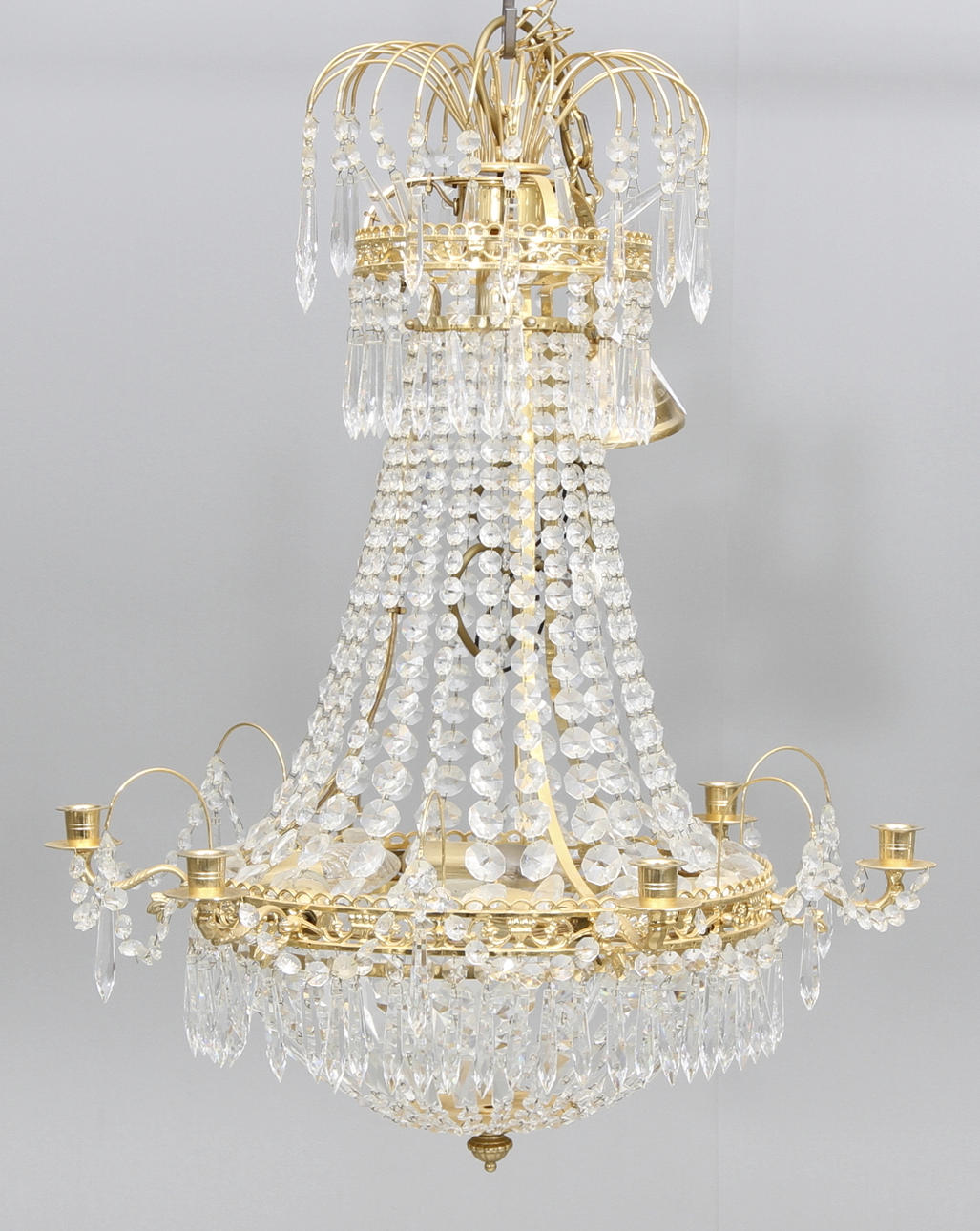 LJUSKRONA med prismor, empirstil, 1900 talets fjärde kvartal.