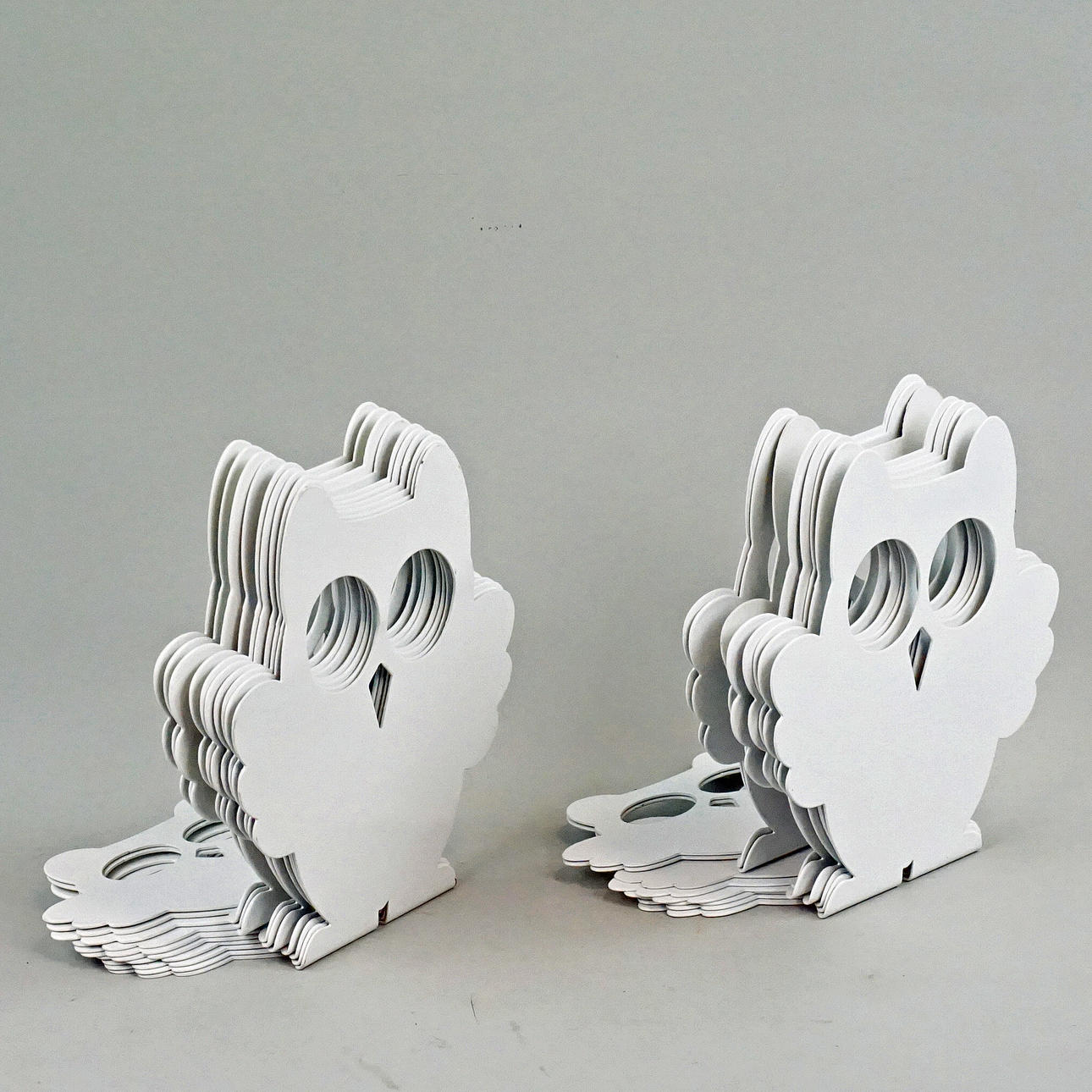 BUCHSTÜTZE/REGAL, 18 Stück, Metall, Eulen.