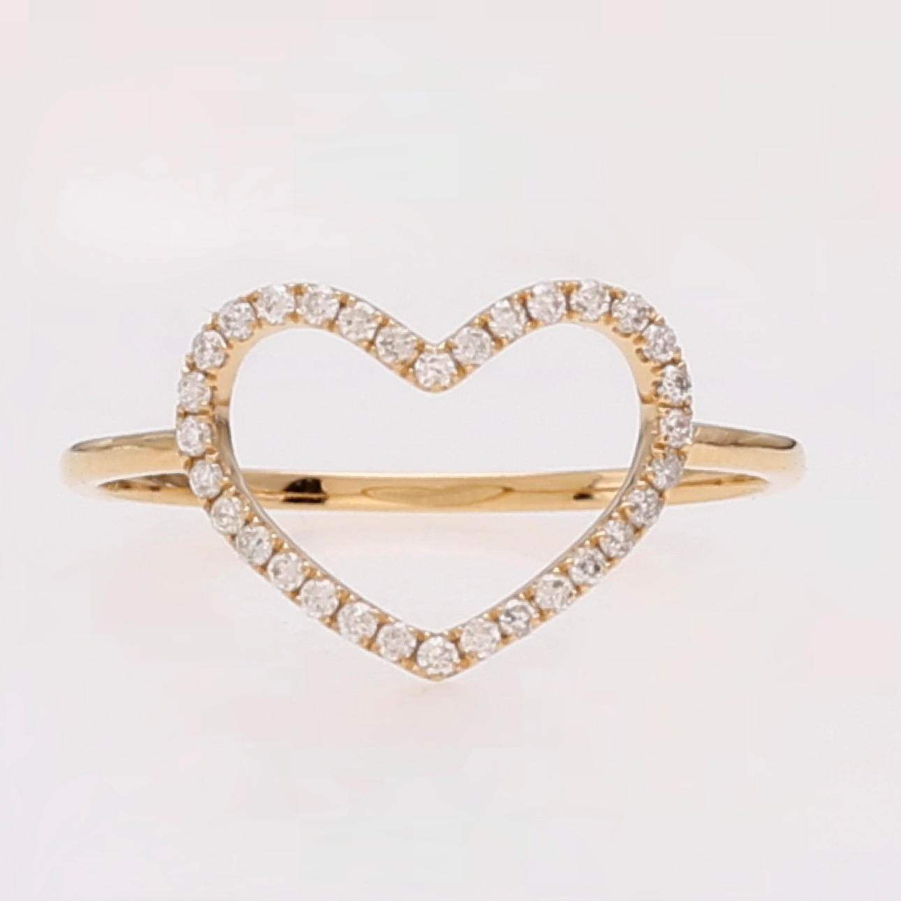 hjerteformet diamantring.