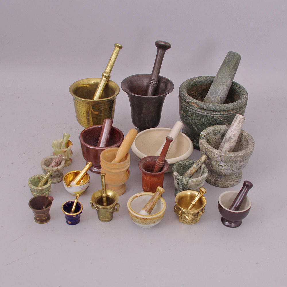 MORTLAR MED STÖT, 18 stycken, mässing, marmor m.m.