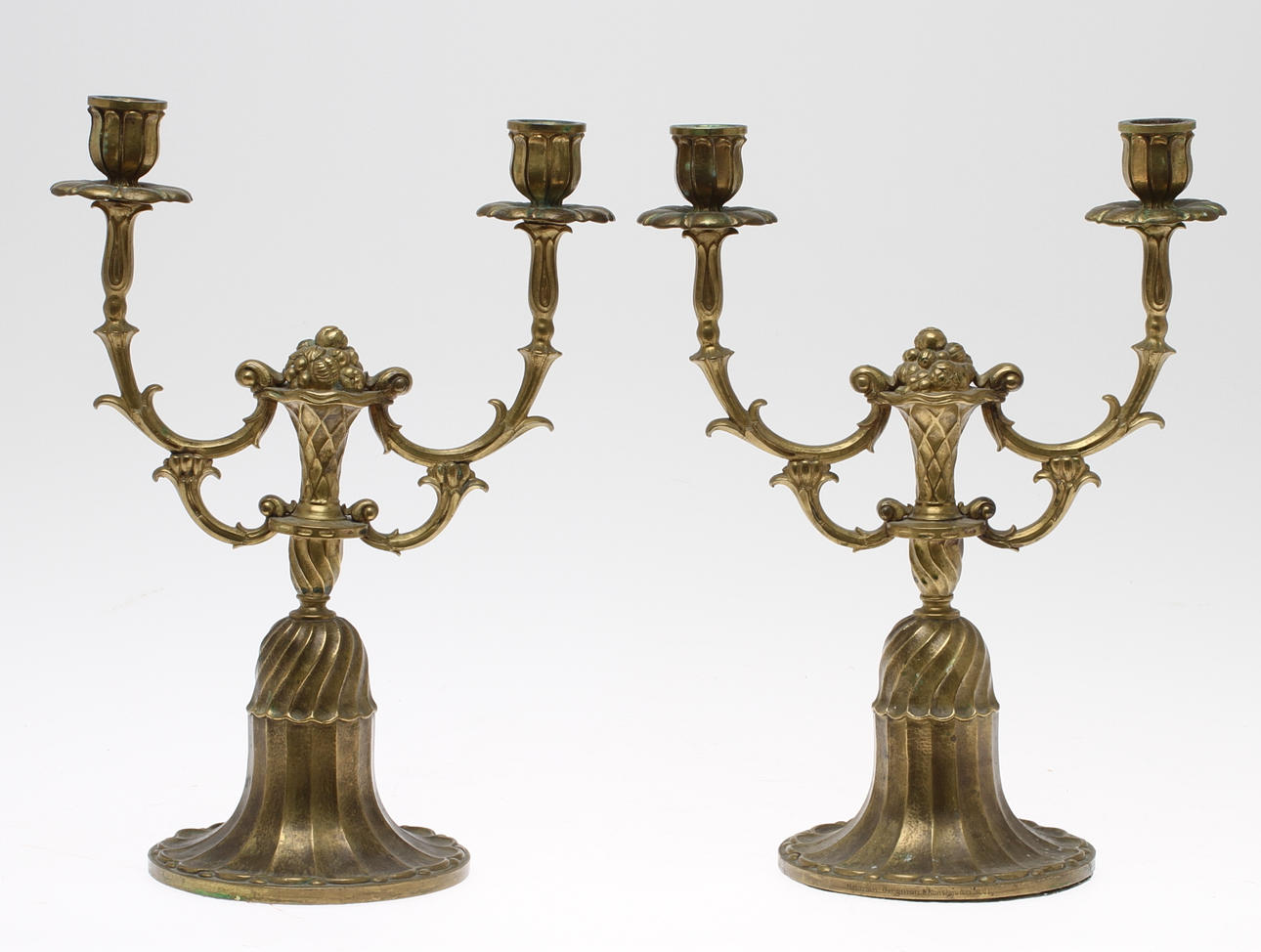 KANDELABRAR, 1 par, för 2 ljus, brons, 1920/30-tal.