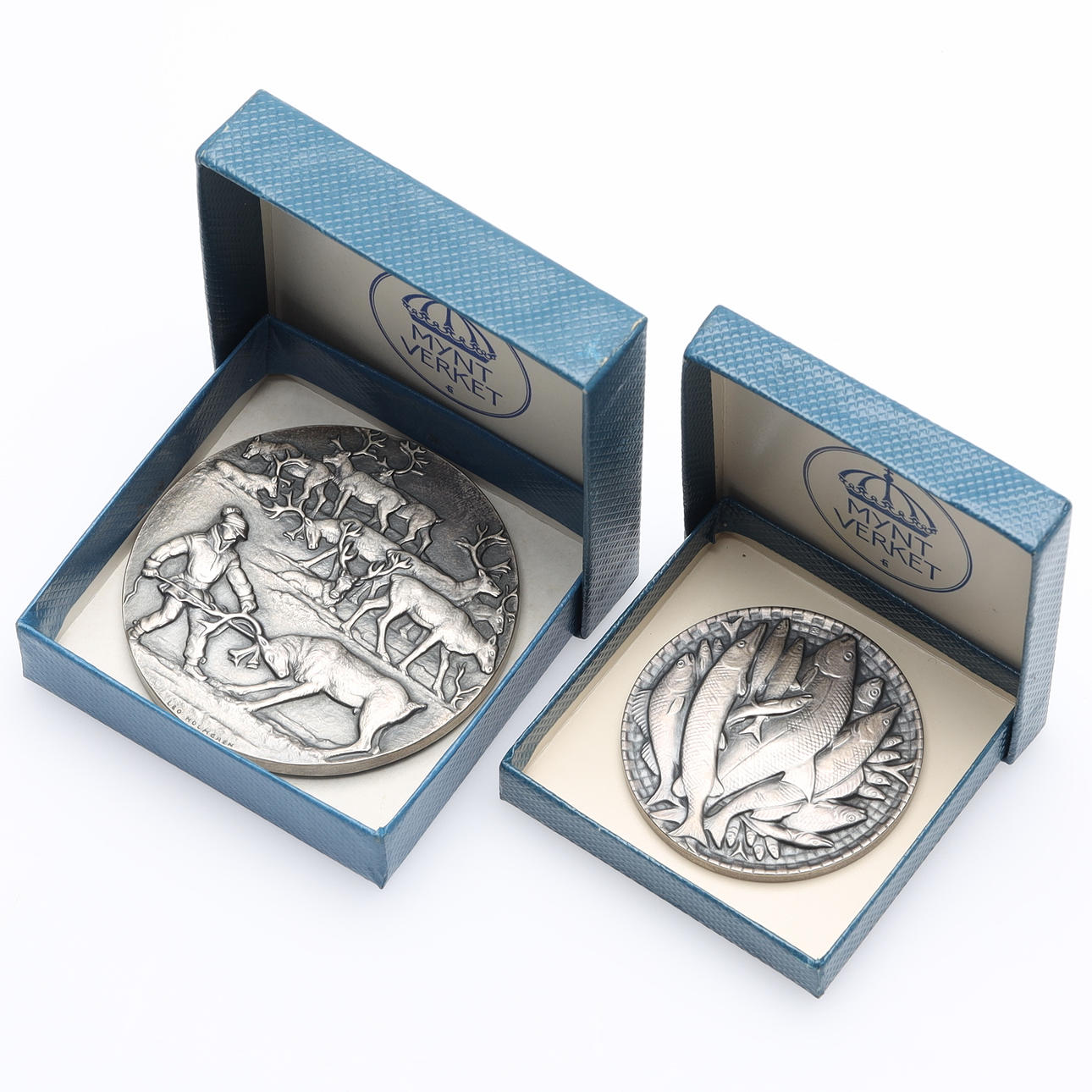 MEDALJER,Samling, 2 st, silver 925, totalvikt 142,58 gram.