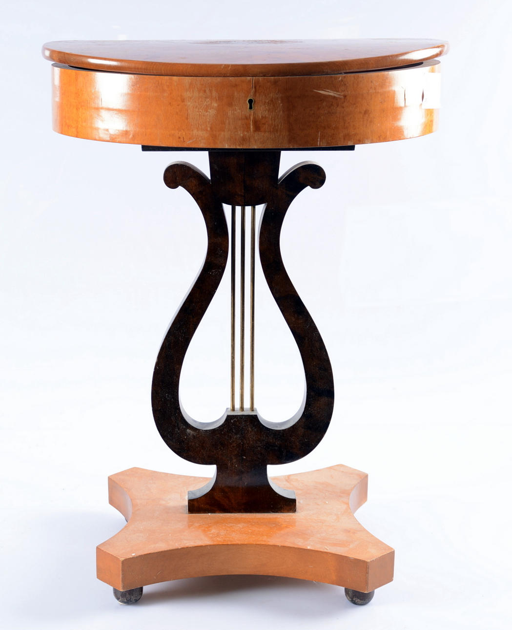 SYBORD, Karl Johan-stil, med lyrfot, 1900-tal.