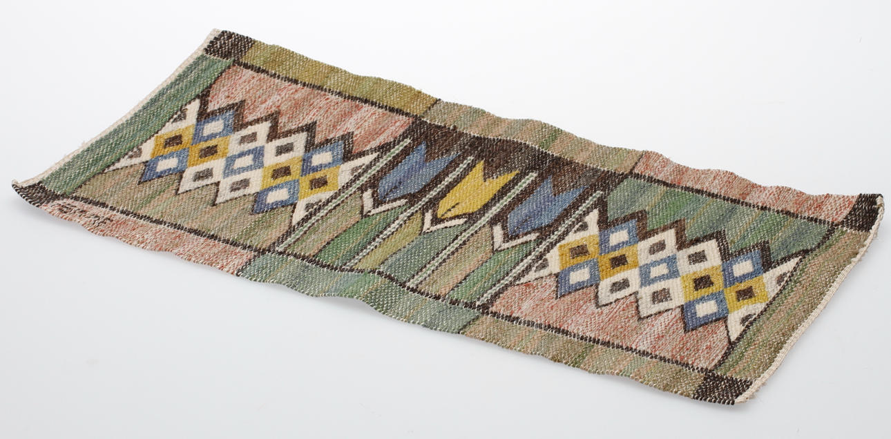 VÄVNAD. "Crocus", Märta Måås-Fjetterström, AB MMF, ca 26x53 cm.