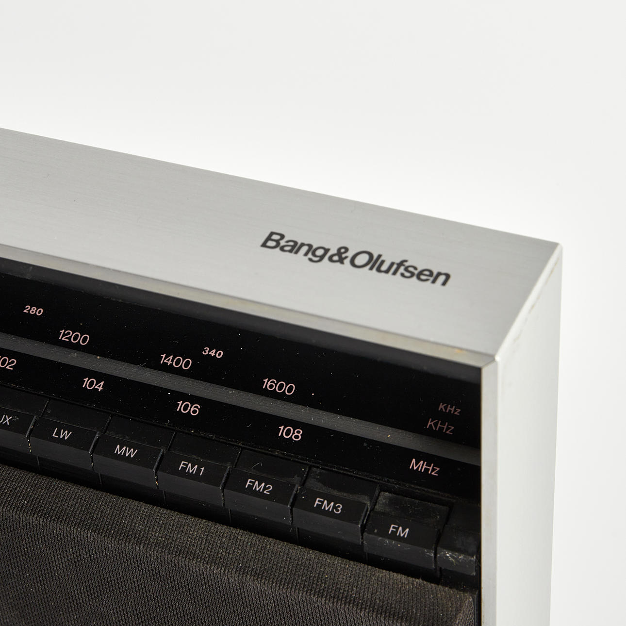 BANG & OLUFSEN, Beosystem 10, type 1521 radio with cassette tape