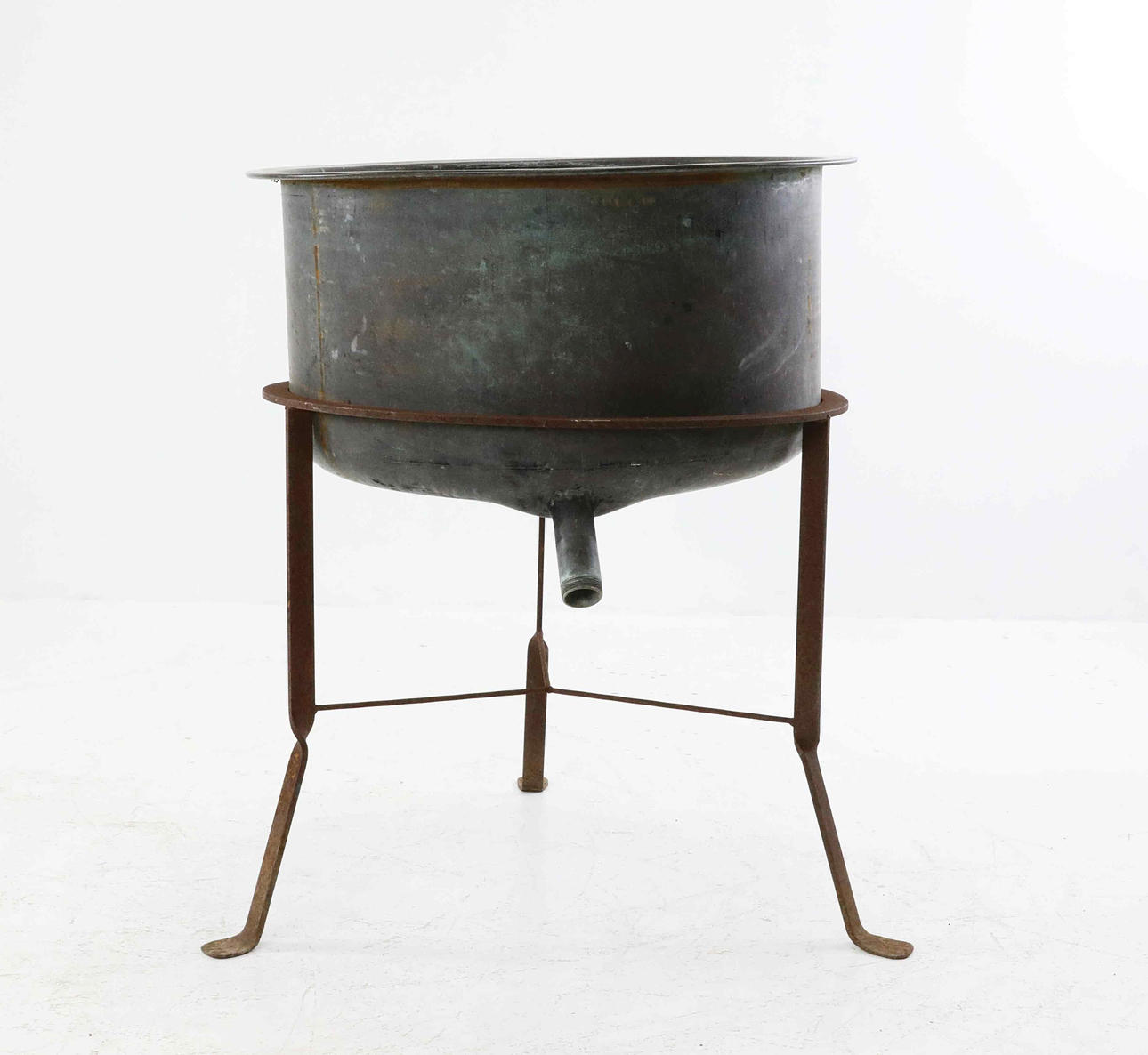 KOPPARKÄRL, på stativ, större modell, 1900-tal.