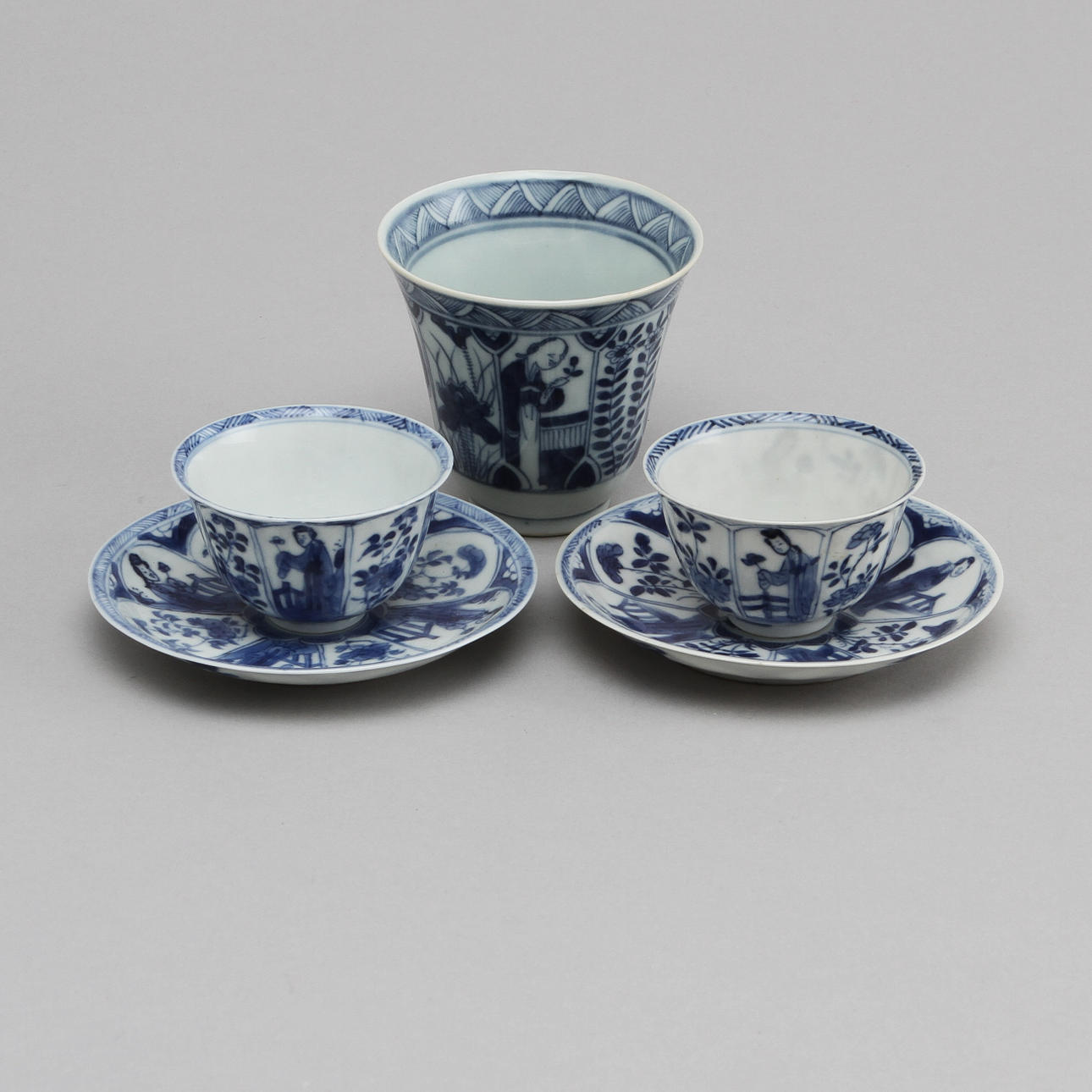 KOPPAR MED FAT, 2 st samt KOPP, porslin, Kina, Kangxi, 1600/1700-tal.