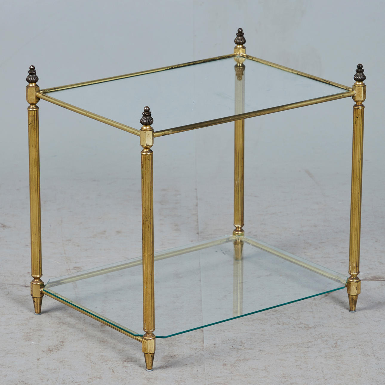 Sidobord/soffbord, glas, mässing, 1970-tal.