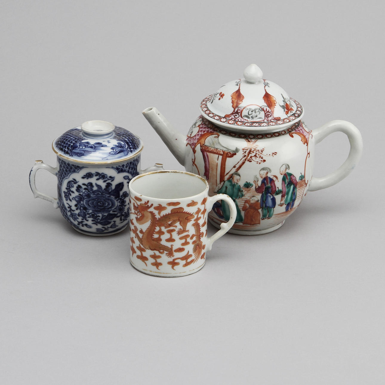 KANNA, KOPP MED LOCK samt KOPP, porslin, Kina, 1700/1800-tal.