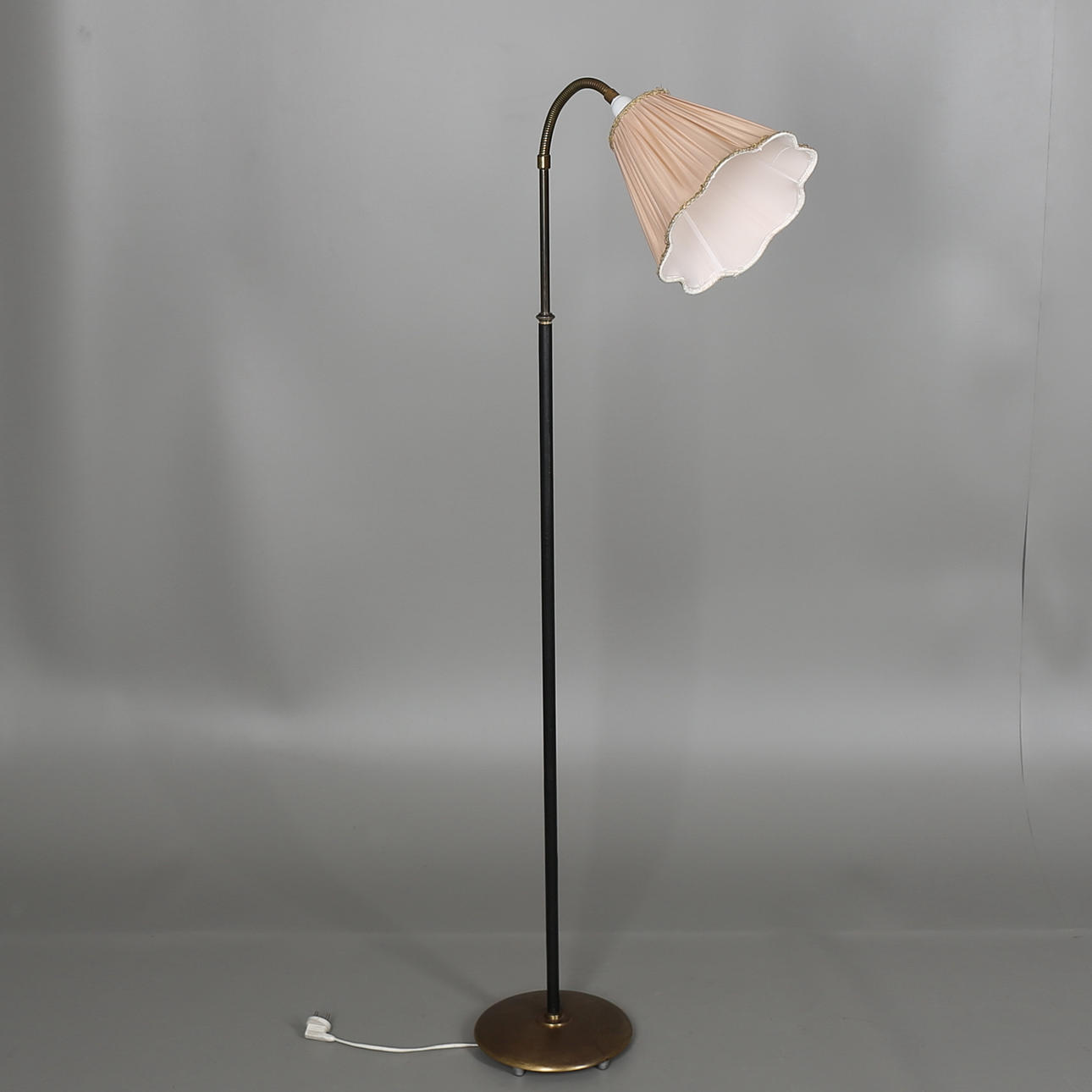 GOLVLAMPA, NK, modell 31163, 1900-talets senare hälft.