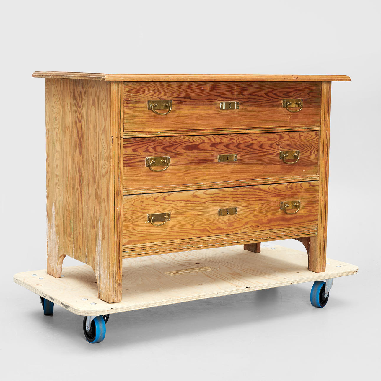 Kommode, Jugendstil, Kiefer, Messingbeschläge, 3 Schubladen.