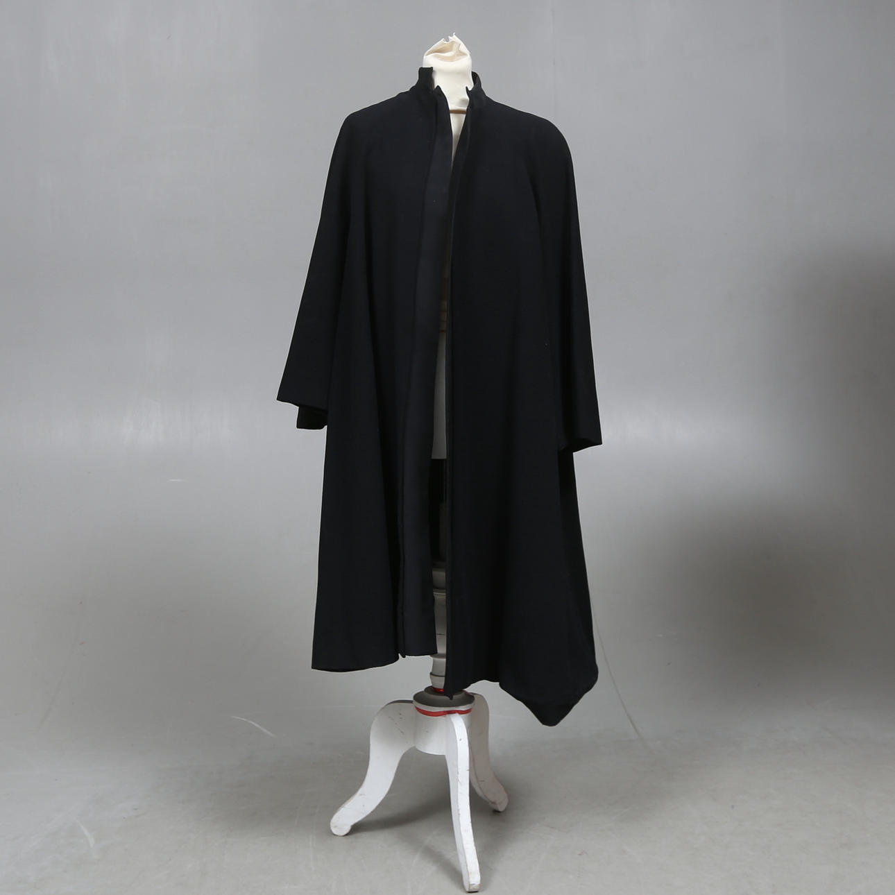 COAT, Pierre Balmain Paris.