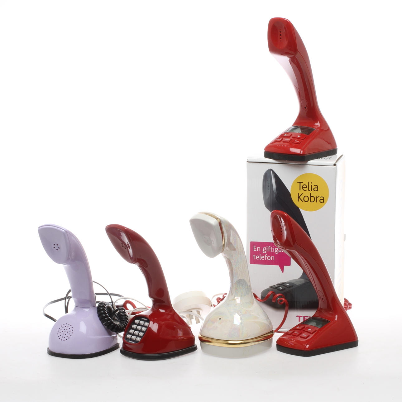 BORDSTELEFONER, 5 st, bla. Telia Kobra från 2007.