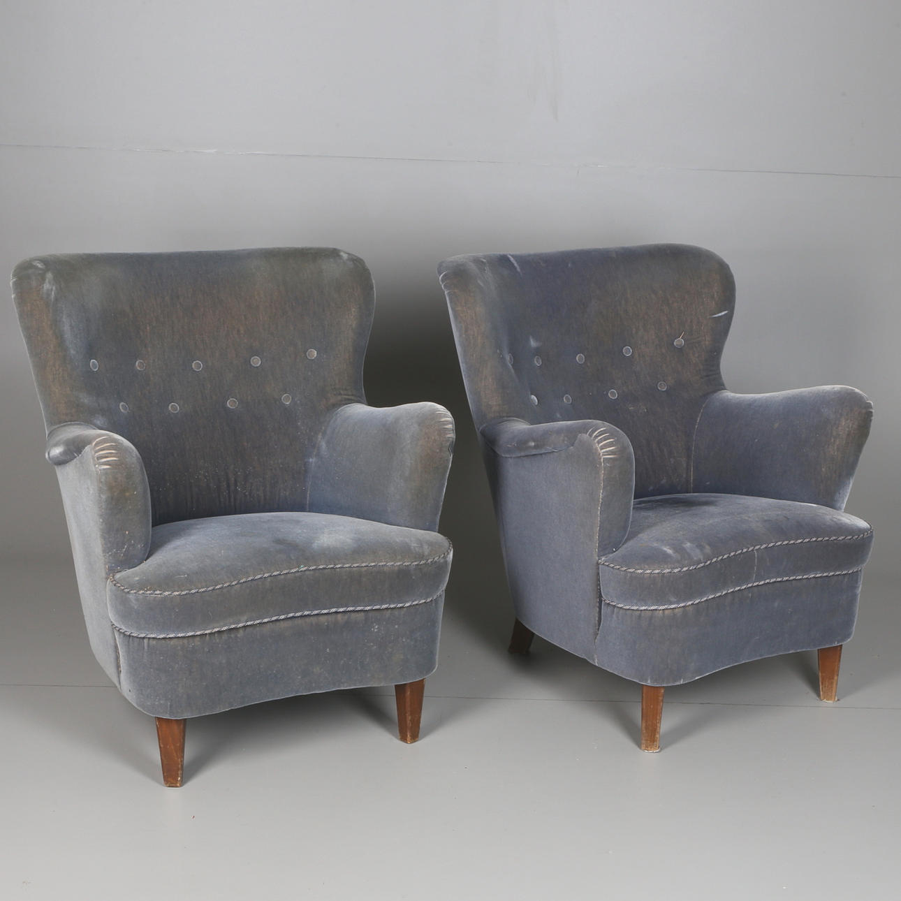 FÅTÖLJER, ett par, 1900-tal.