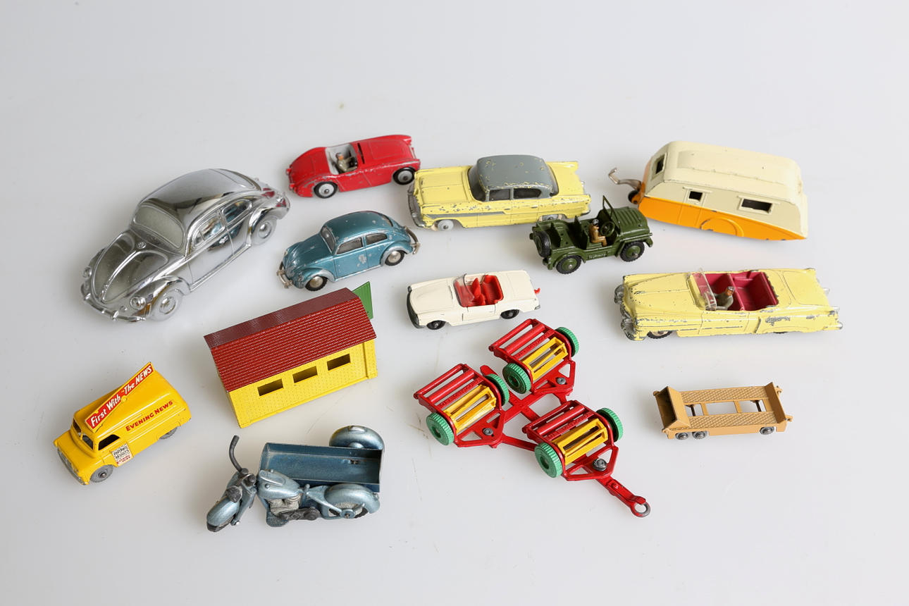 SAMLING LEKSAKER, 13 st.