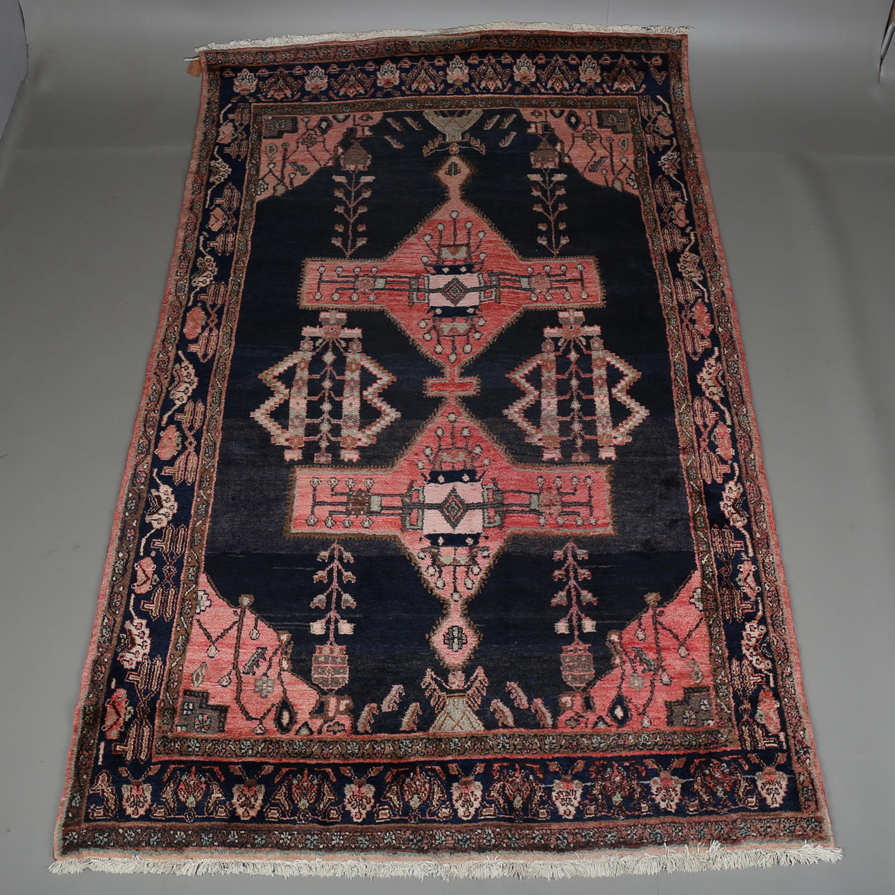 MATTA, Kolyai, Iran, 274x168 cm.