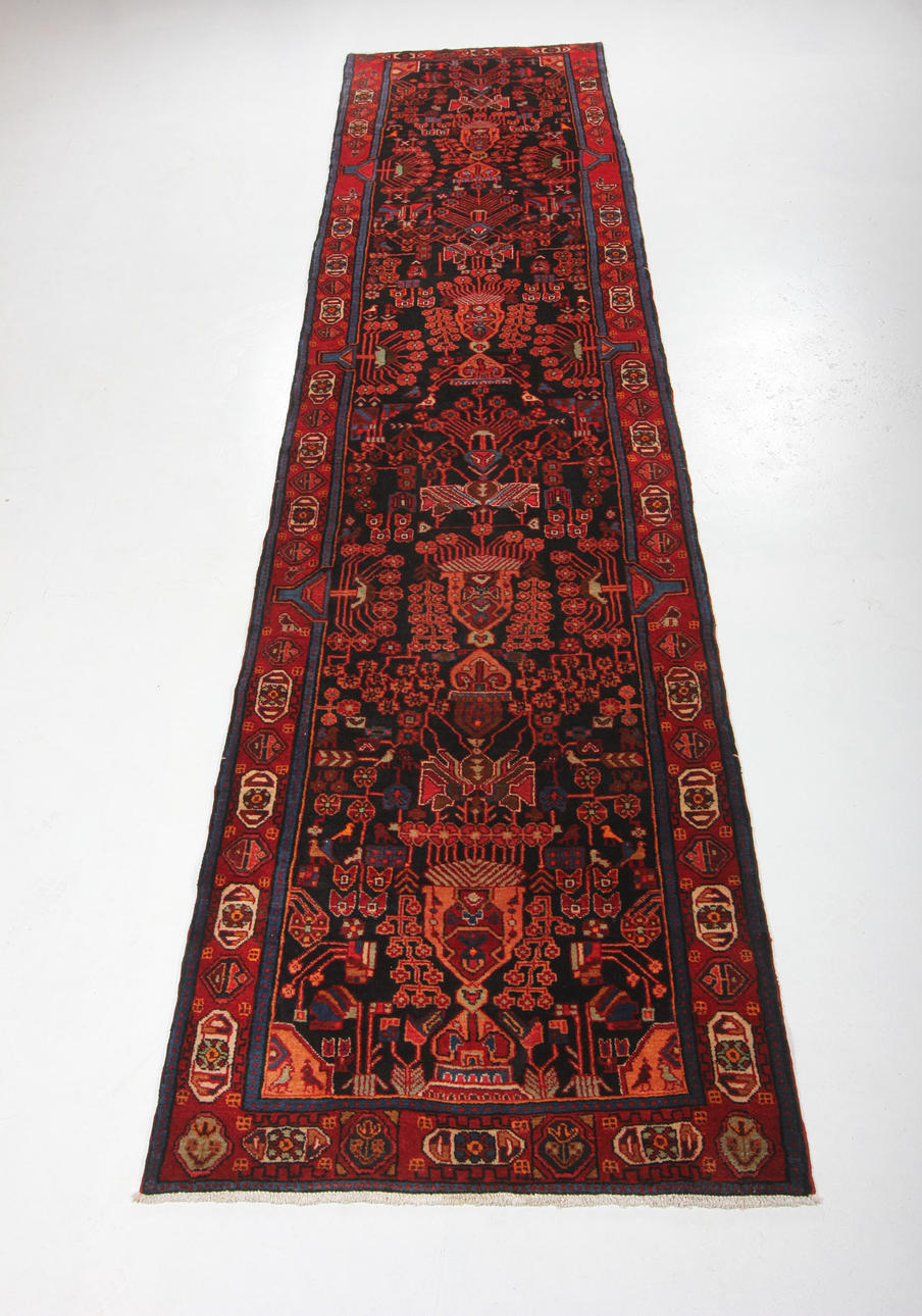 MATTA, "Nahavand", 493 x 117 cm.