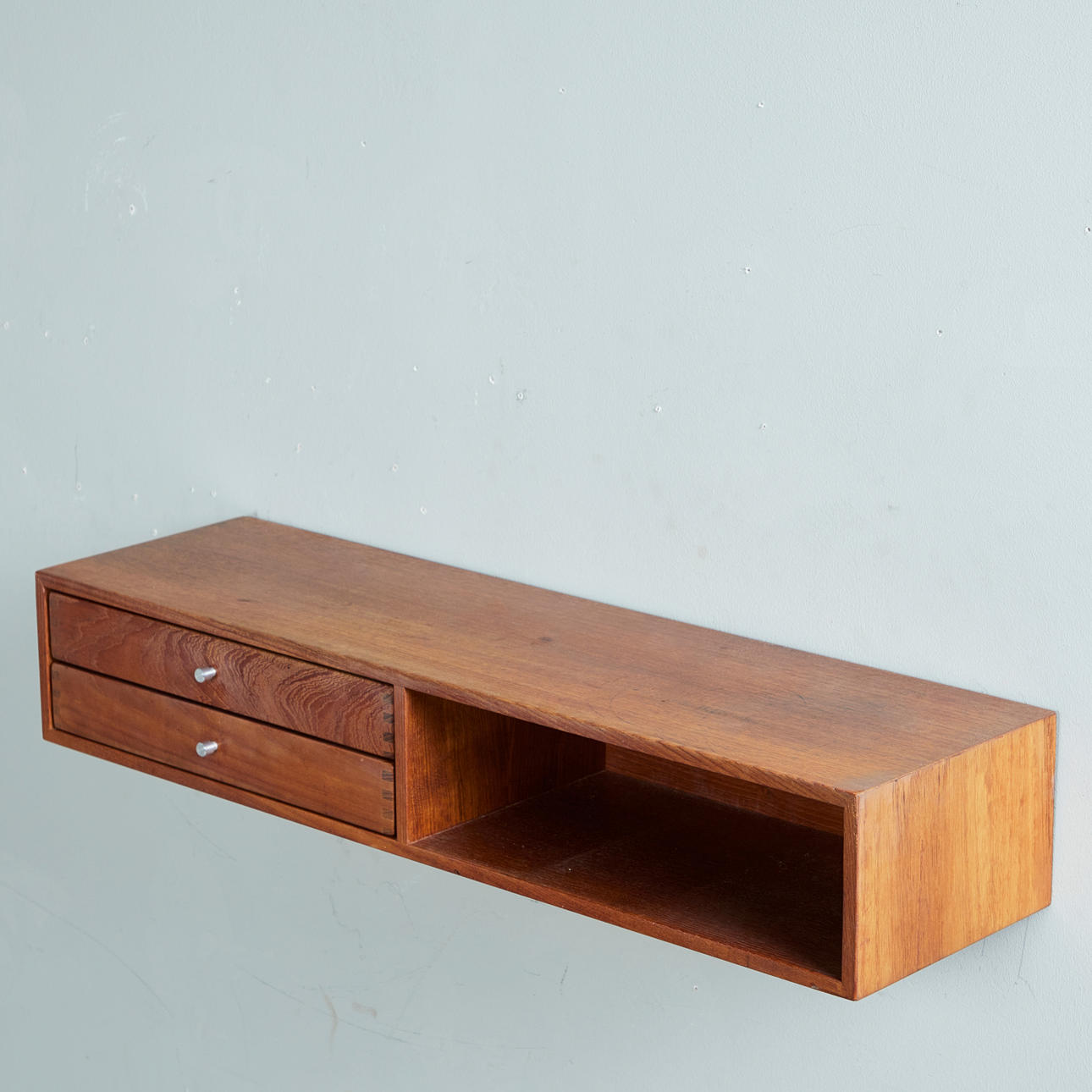 本棚・本収納 AKSEL KJERSGAARD Aksel Kjærgaard Hanging Shelf with Drawer - SOLD – modernlink