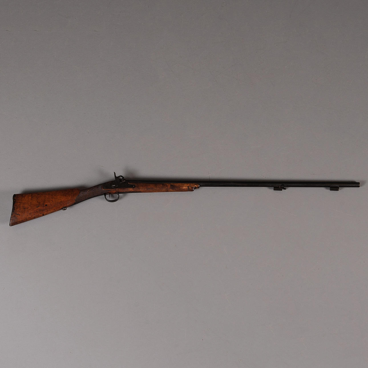 19TH CENTURY BLOCK RIFLE. Weapons & Militaria - Guns & Rifles - Auctionet