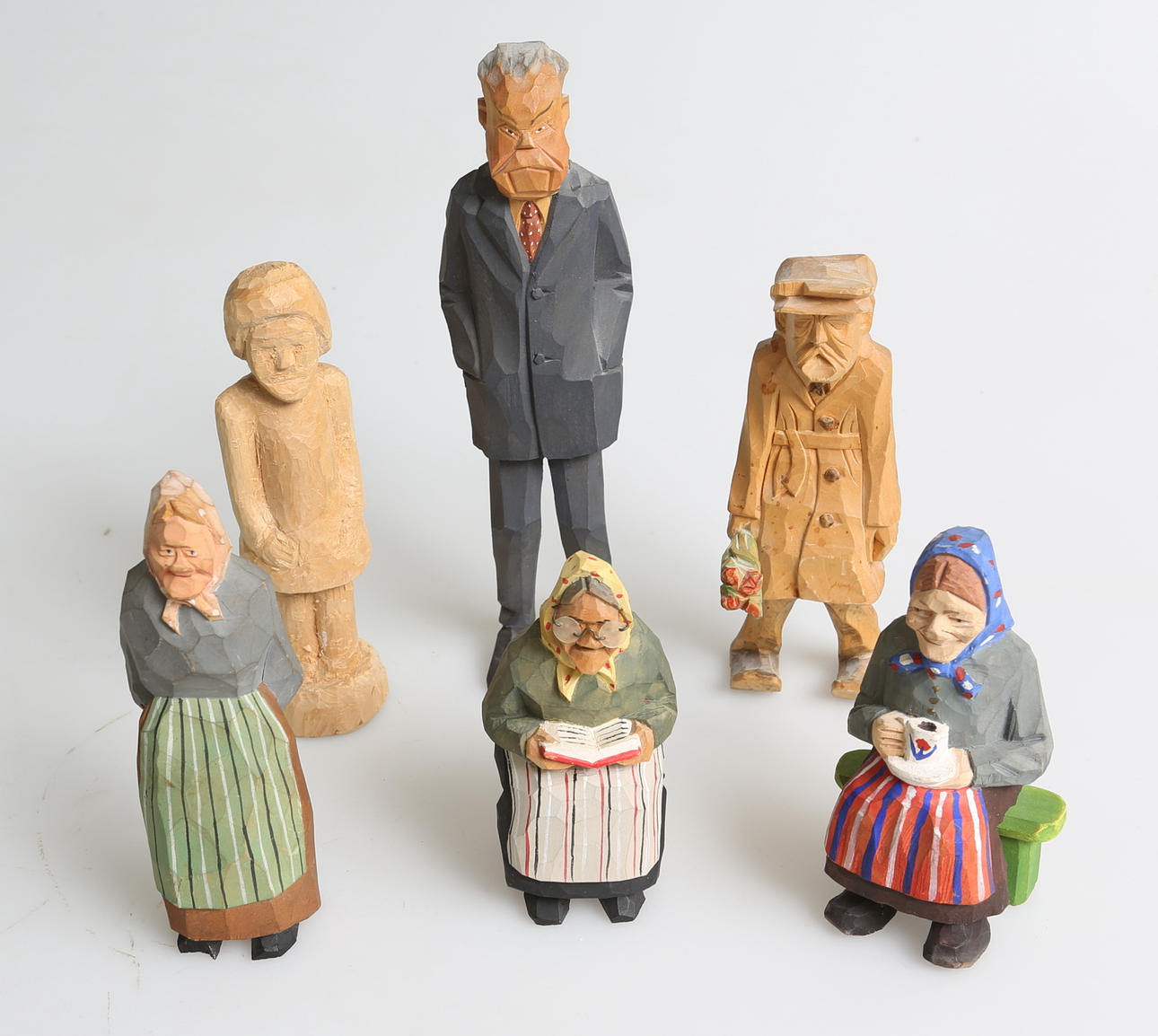 TRÄFIGURER, 6 st, 1900-tal.