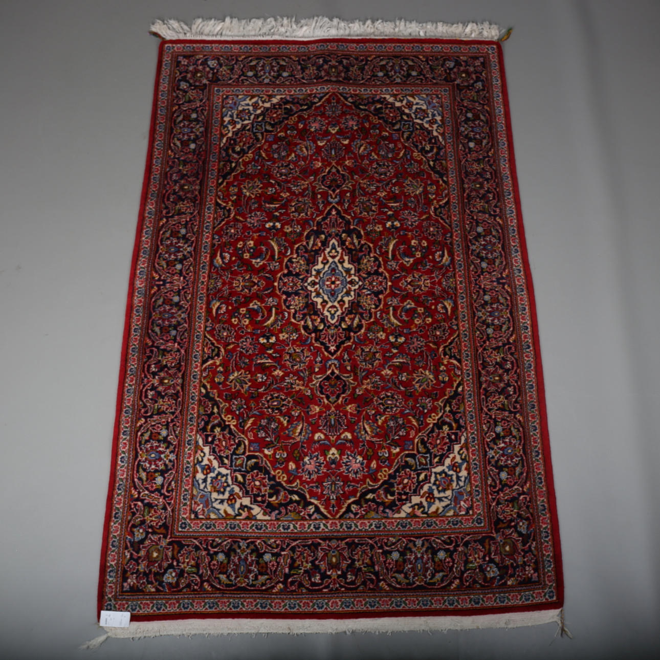 MATTA, Keshan, 214x135 cm.