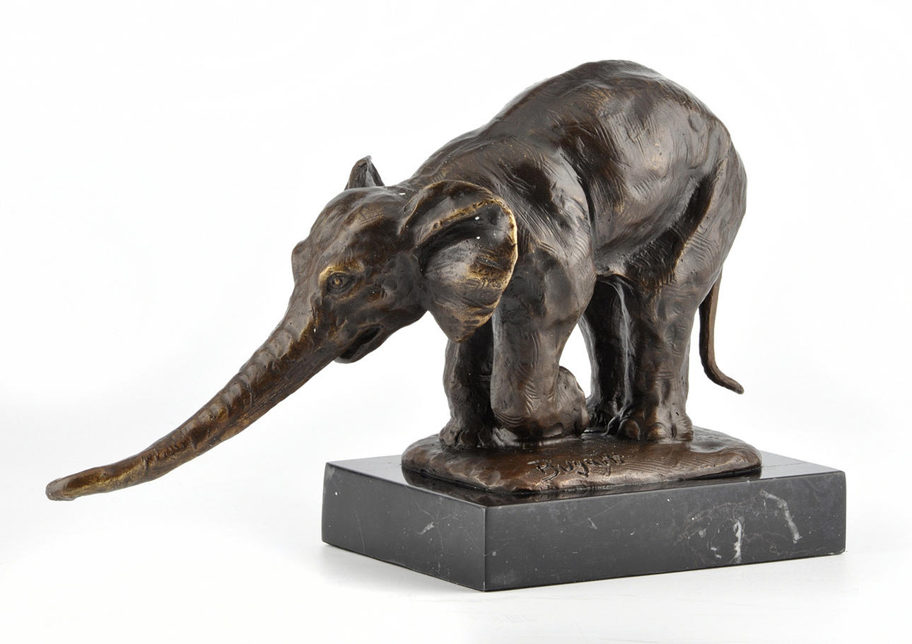 REMBRANDT BUGATTI. EFTER. ”Tiggeri elefant.” Bronsfigur på marmorbas.