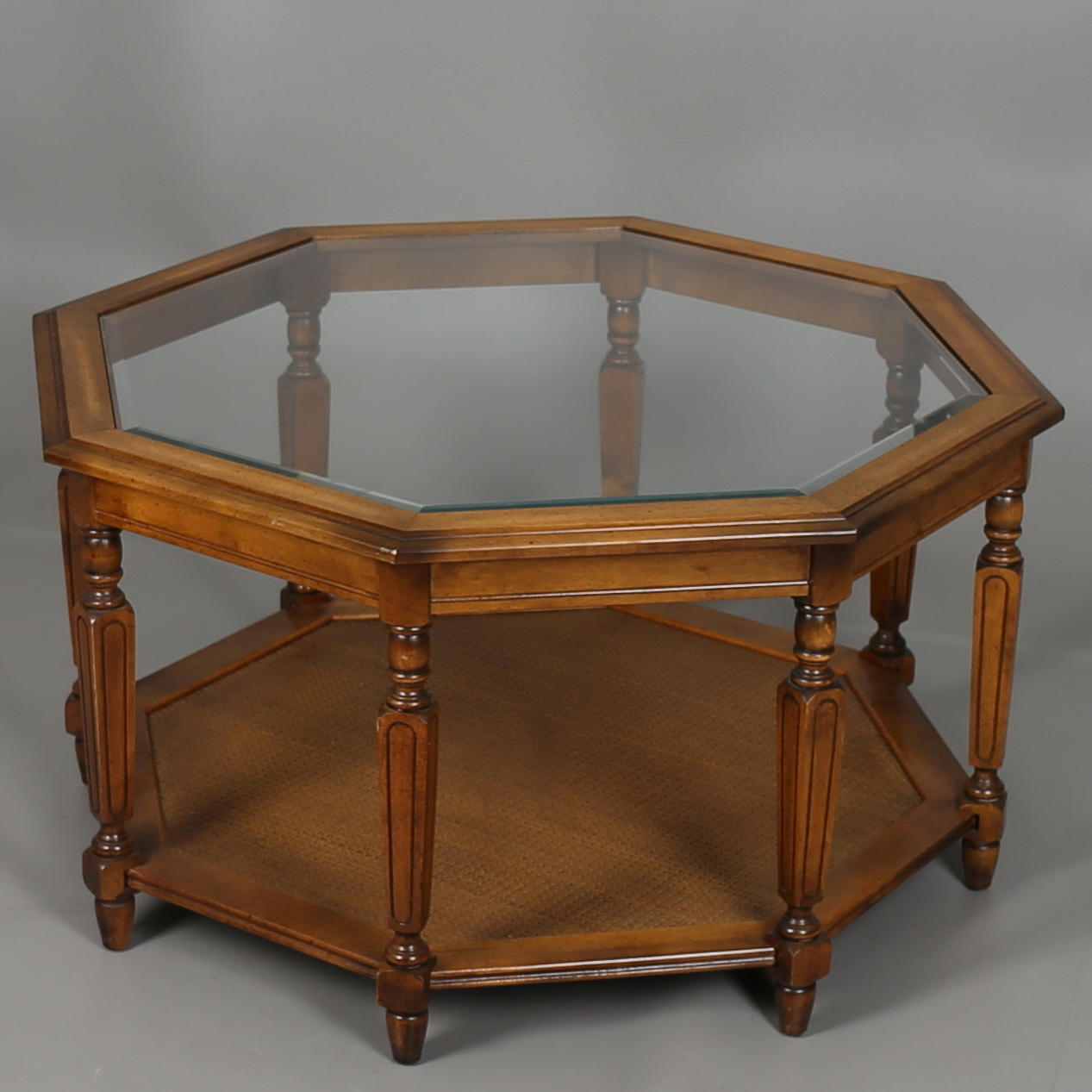 BORD i trä och rotting, glasskiva, USA.