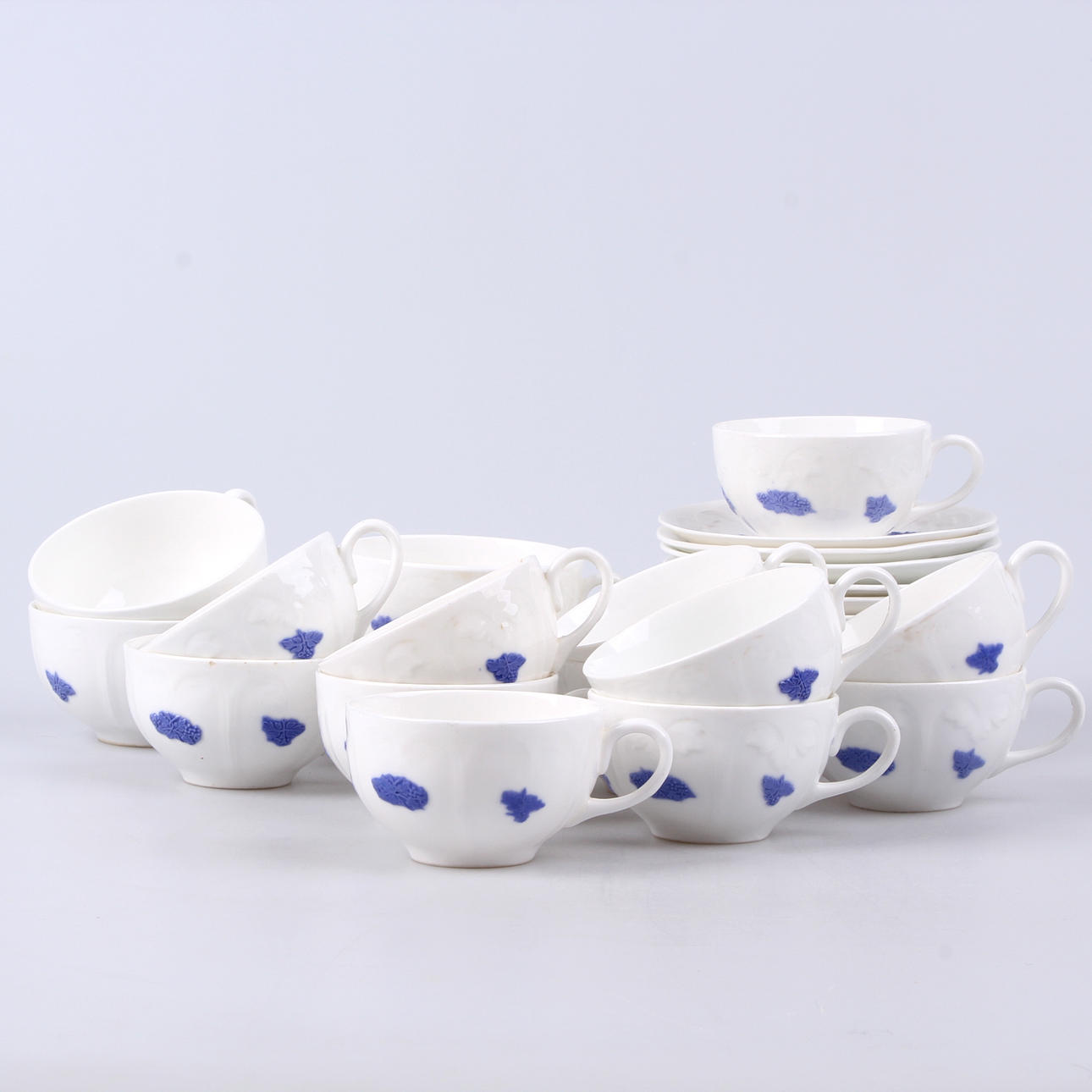 KAFFE- samt tekoppar, 33 delar, "Blå blom", Gustavsberg.