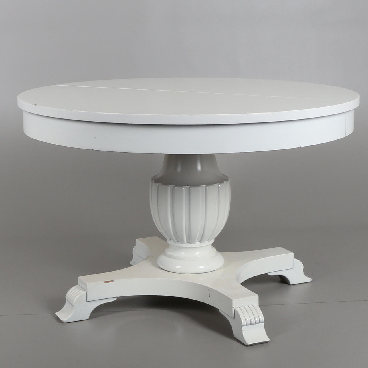 VARDAGSRUMSBORD, runt, 1900-tal.