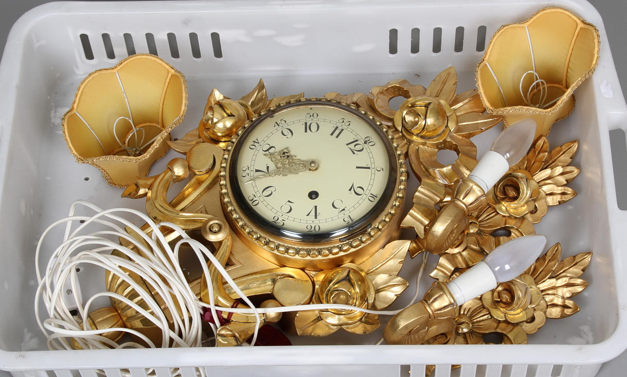 PENDYL MED LAMPETTER, gustaviansk-stil, 1900-tal.