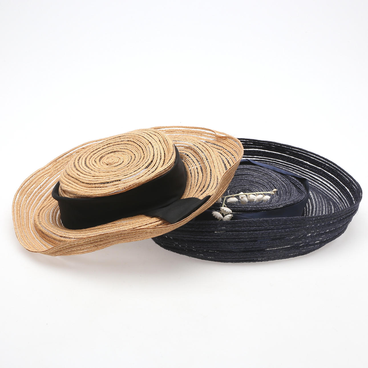 DAMHATTAR, 1900-tal, Frankrike.