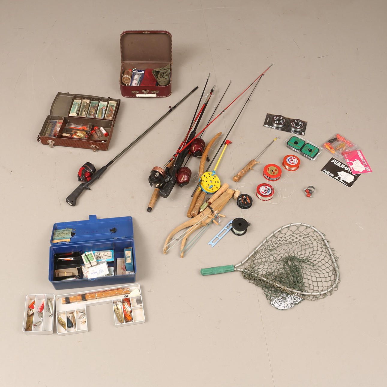 CAÑA DE PESCA con ROLLOS. ACCESORIOS DE PESCA.