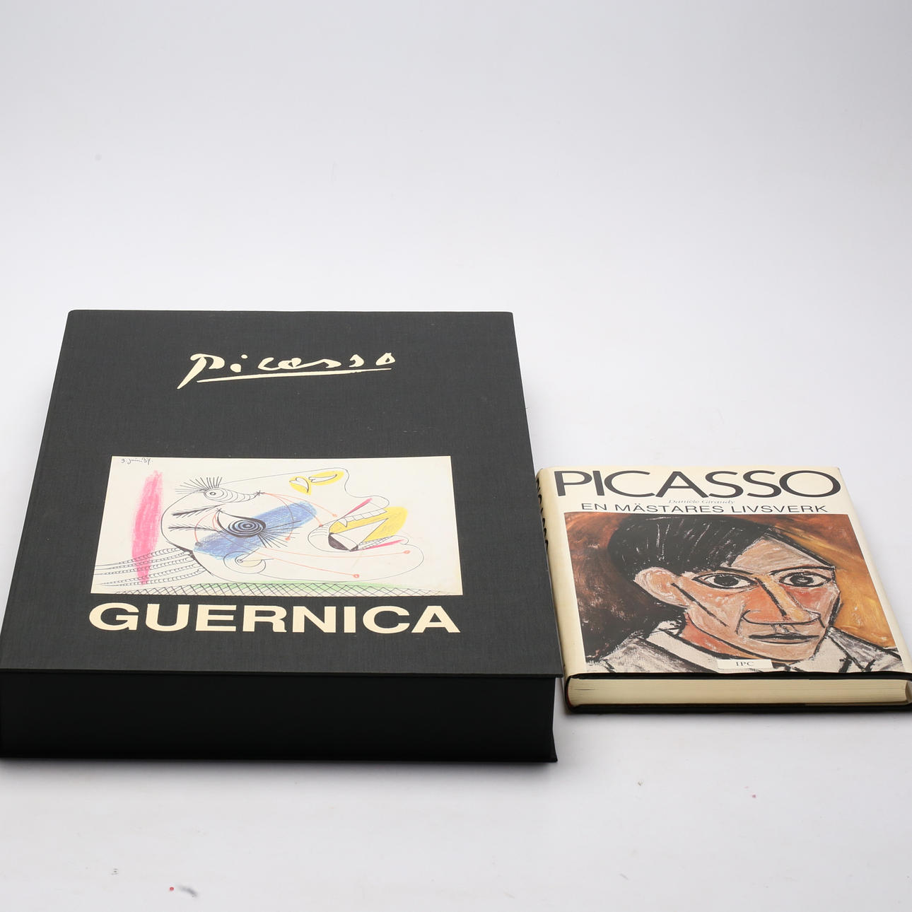 PABLO PICASSO. After. Art folder facsimile edition, "Guernica", IPC International Publishing Company, 97/298, 1990 and BOK, Picasso, the life work of a master 689/899", Daniele Giraudy, IPC.