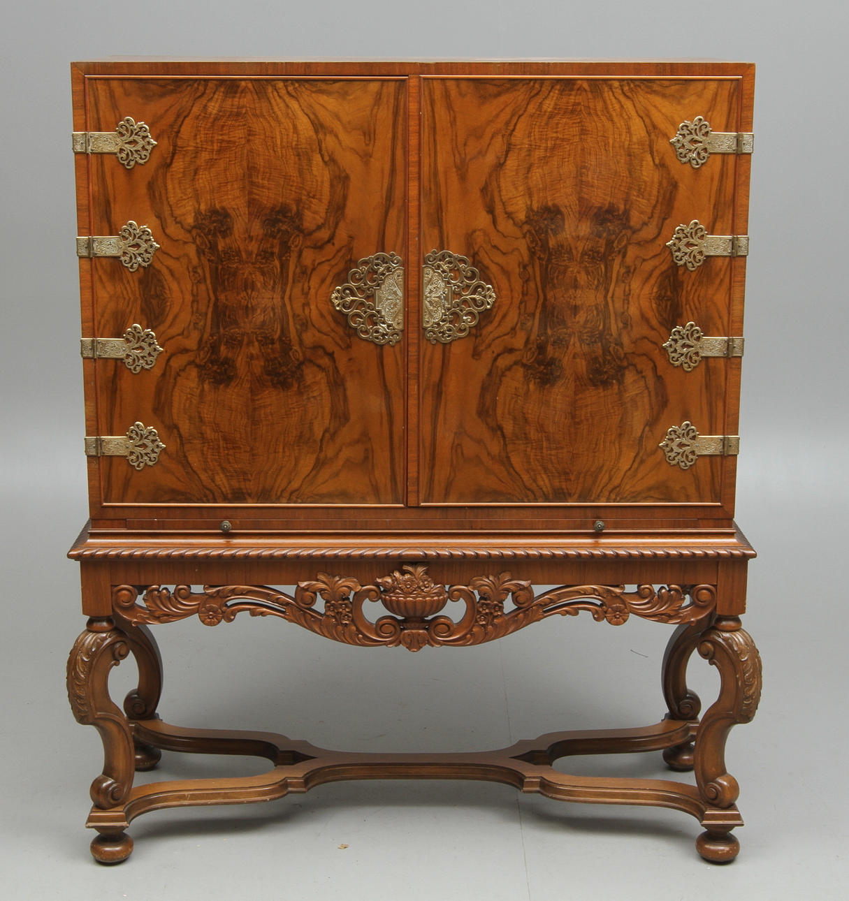 BARSKÅP, barockstil, 1900-tal.