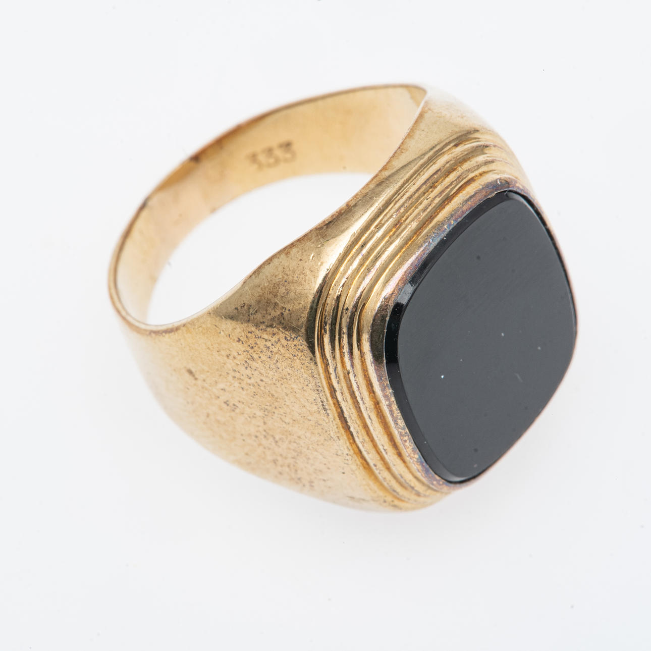 Herrenring, 333er Gelbgold, Onyx.