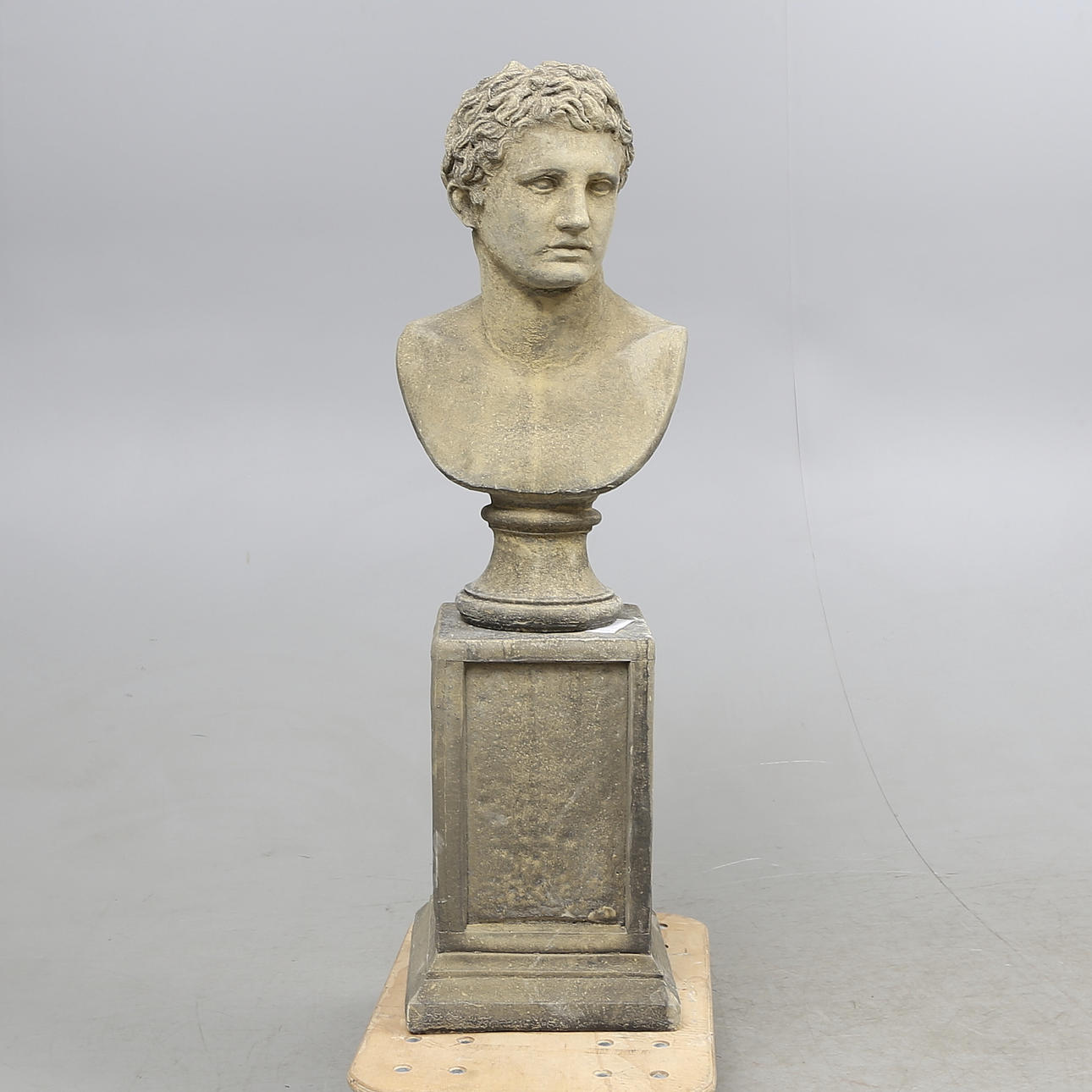 TRÄDGÅRDSSKULPTUR, stenmassa, 2000-tal.