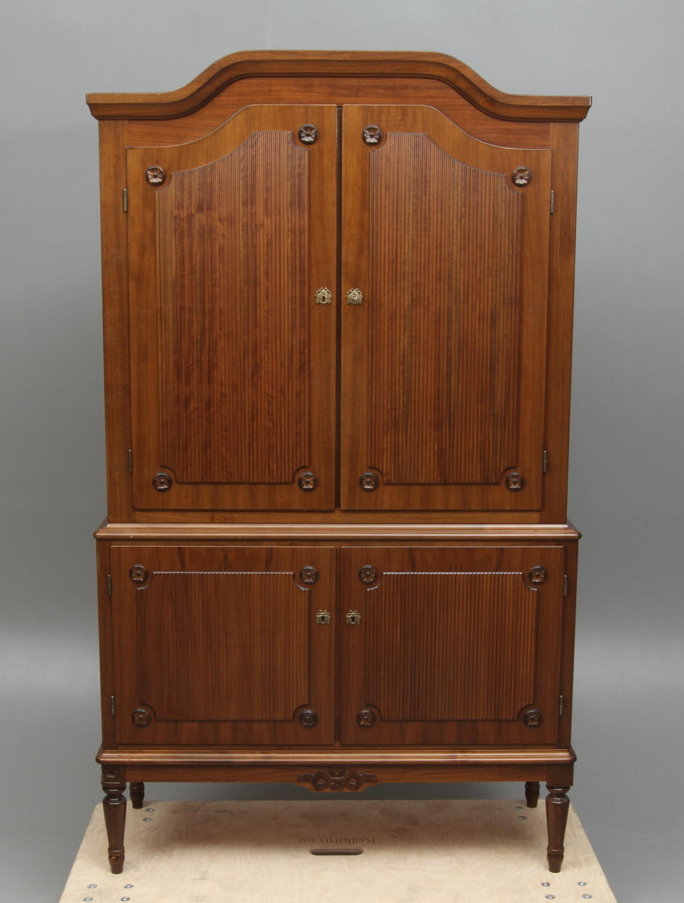 SKÅP, gustaviansk stil, 1900-tal.