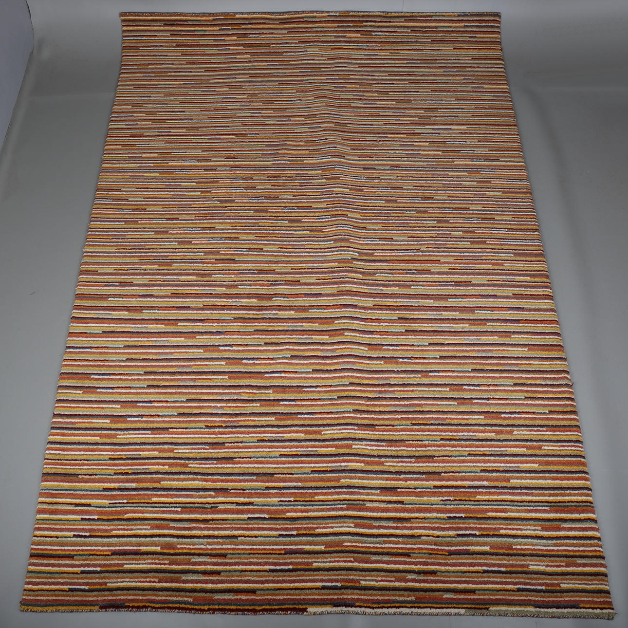 MATTA, kortluggig rya, ull, modern tillverkning, ca 298x200 cm.