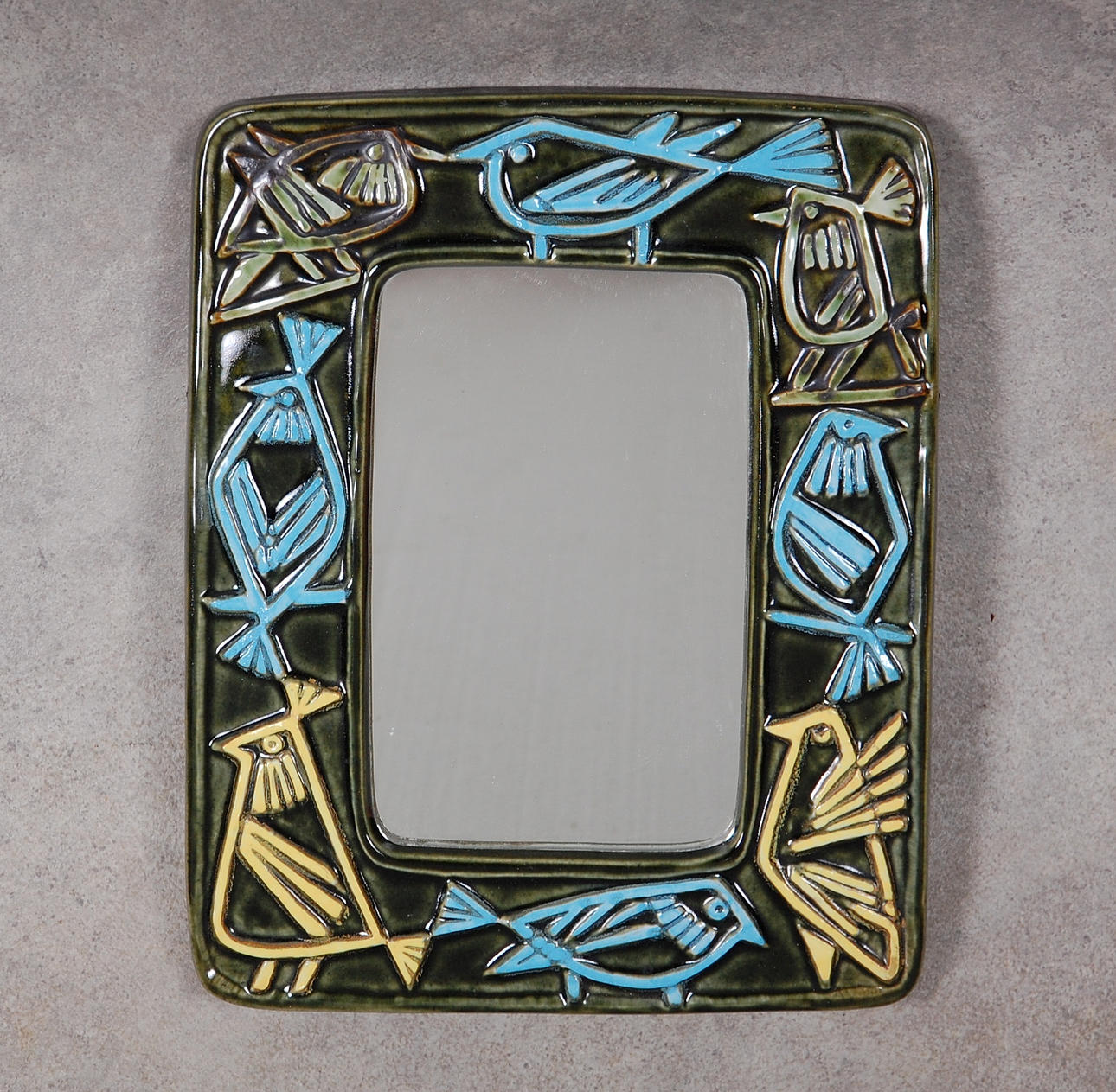 LISA LARSON. spegel, keramik, ettiketmärkt Lisa Larson.