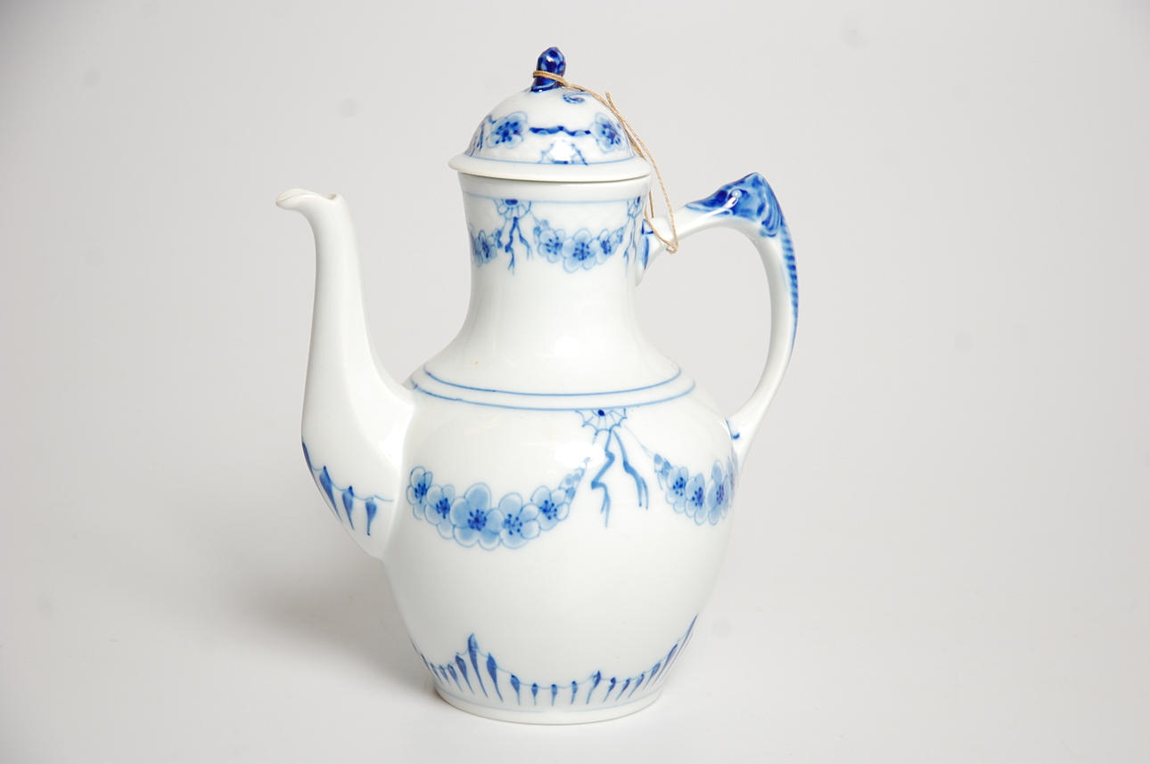 KAFFEKANNA, porslin " Empire " Bing & Gröndahl.