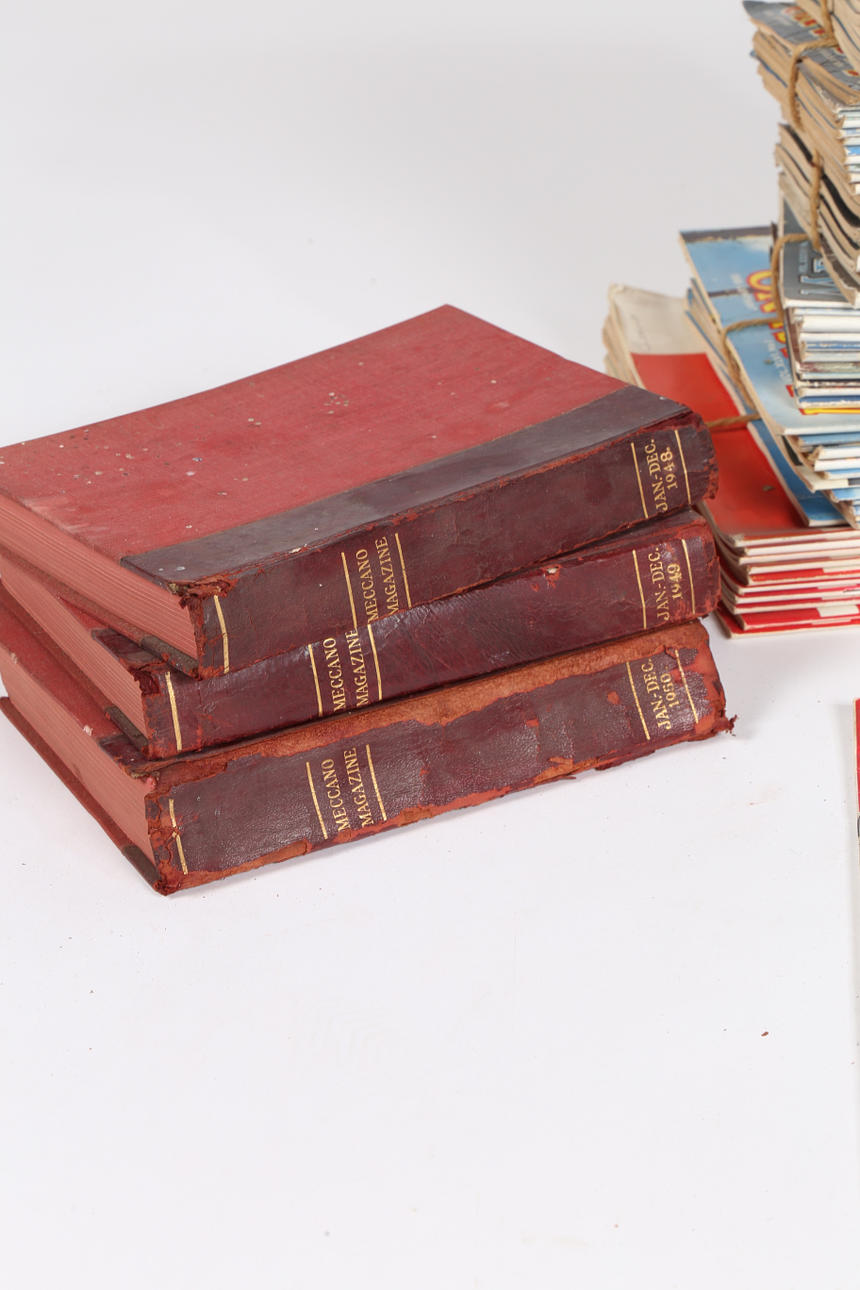 A VERY LARGE AND EXTENSIVE COLLECTION OF MAGAZINES. Books, Maps ...